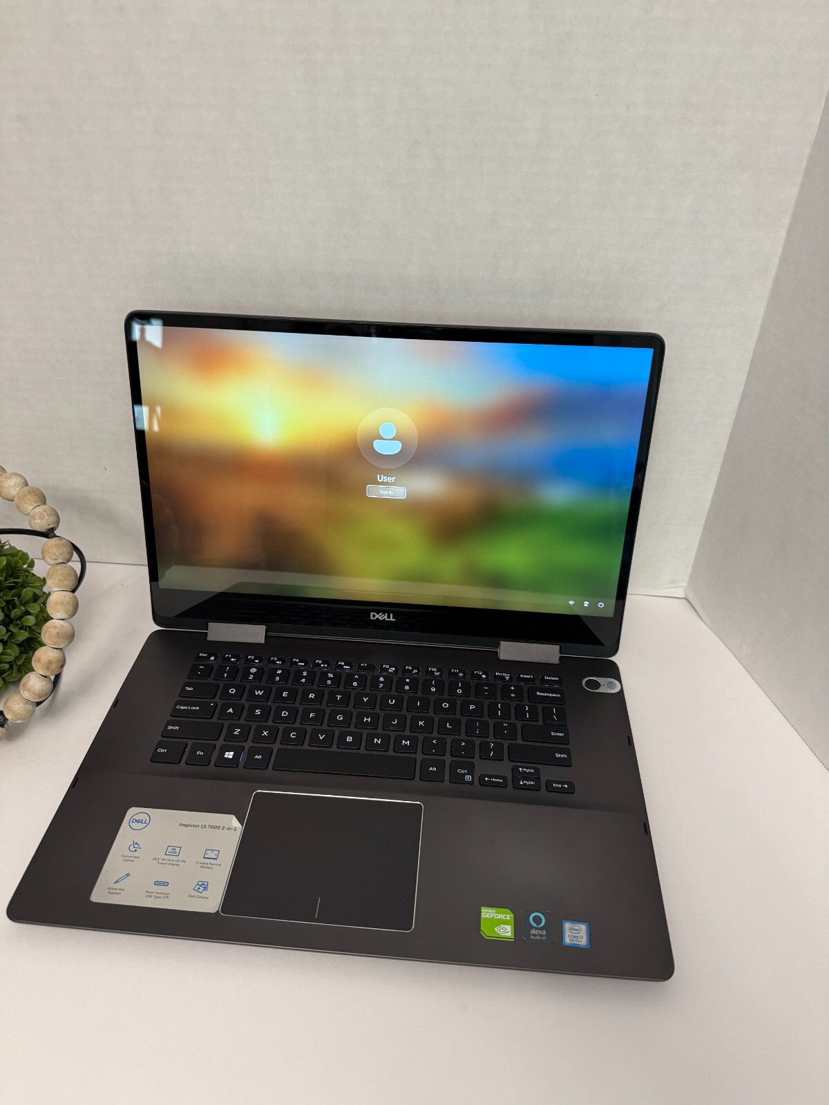 Dell Inspiron 7586 2-in-1 Touch /i7-8565U/16GB RAM/256GB SSD/Win11 /Office2021 P