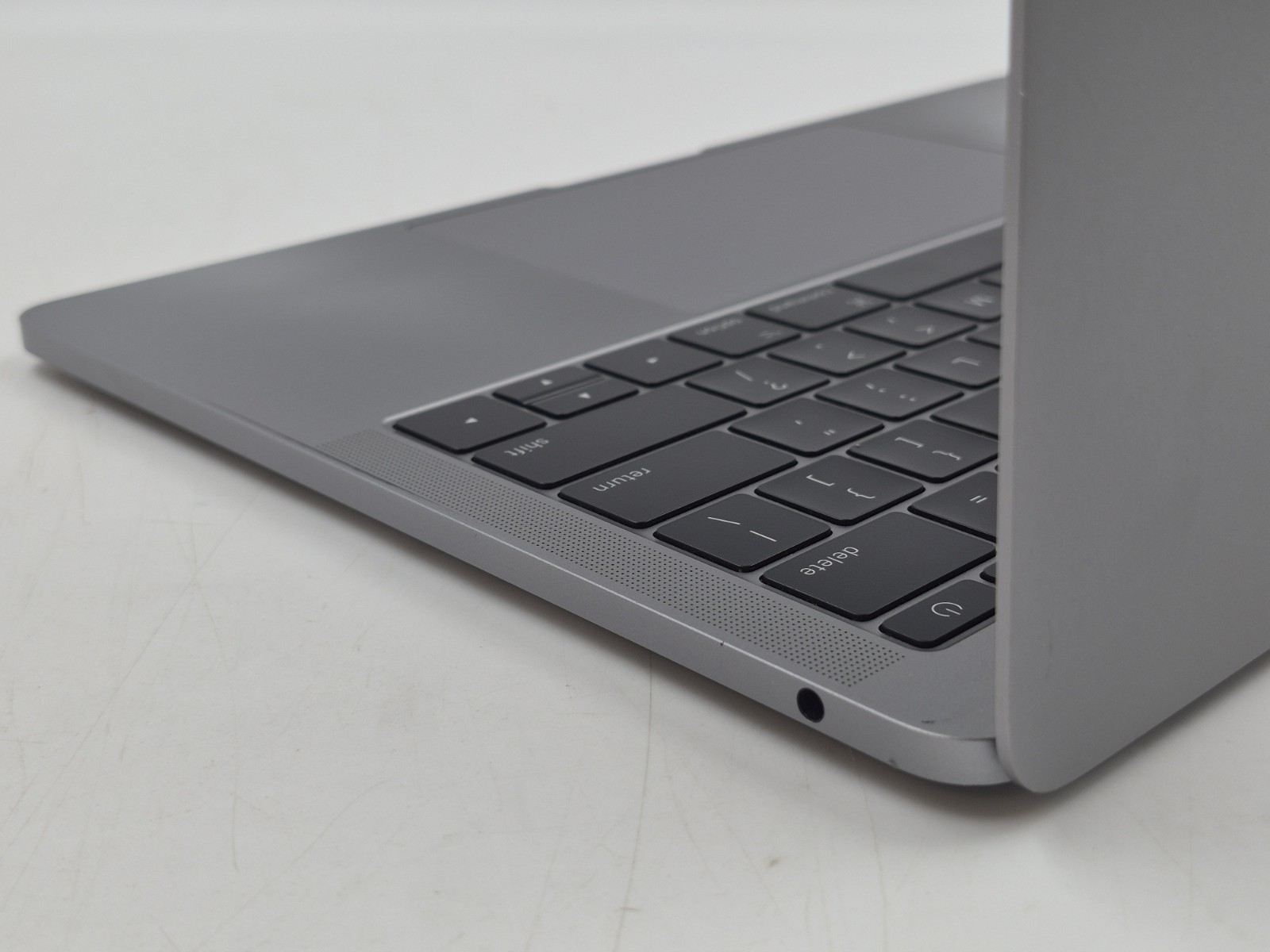Apple MacBook Pro A1708 13″ i5-7360U 2.30GHz 8GB RAM 512GB SSD macOS