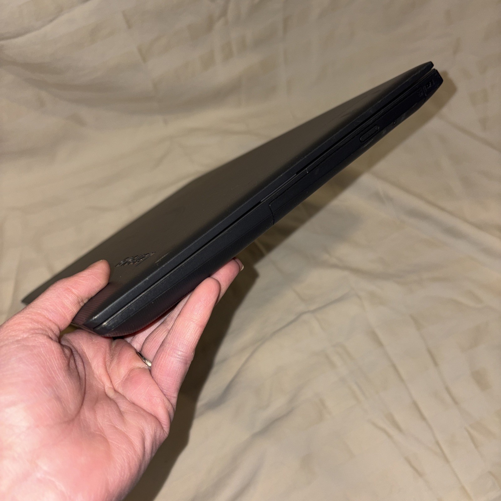 Lenovo IdeaPad 1 130-15AST 15.6″ A6 9225 2.6GHz 4GB RAM 500GB HDD