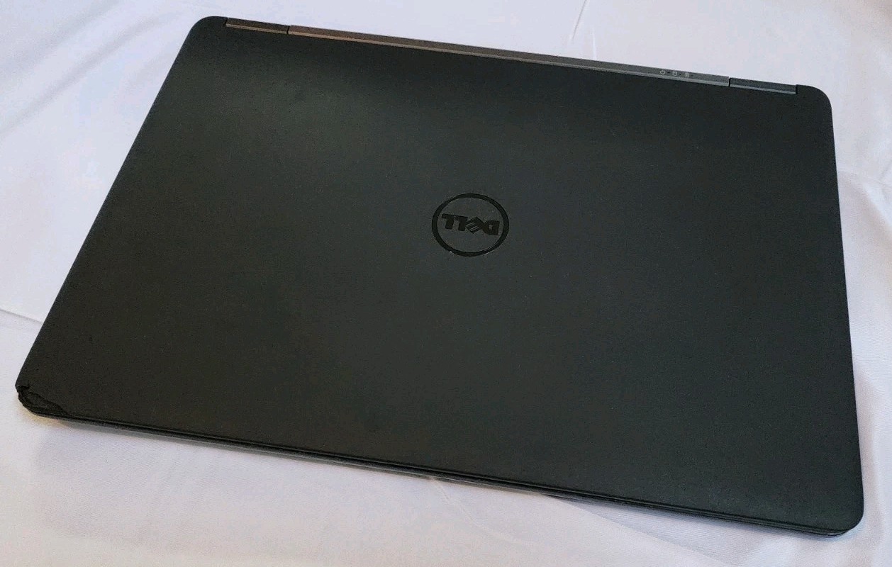 Dell Latitude E7450/i5-5300U/8GB/128GB SSD/Win 10/Bad Battery/Cracked Top
