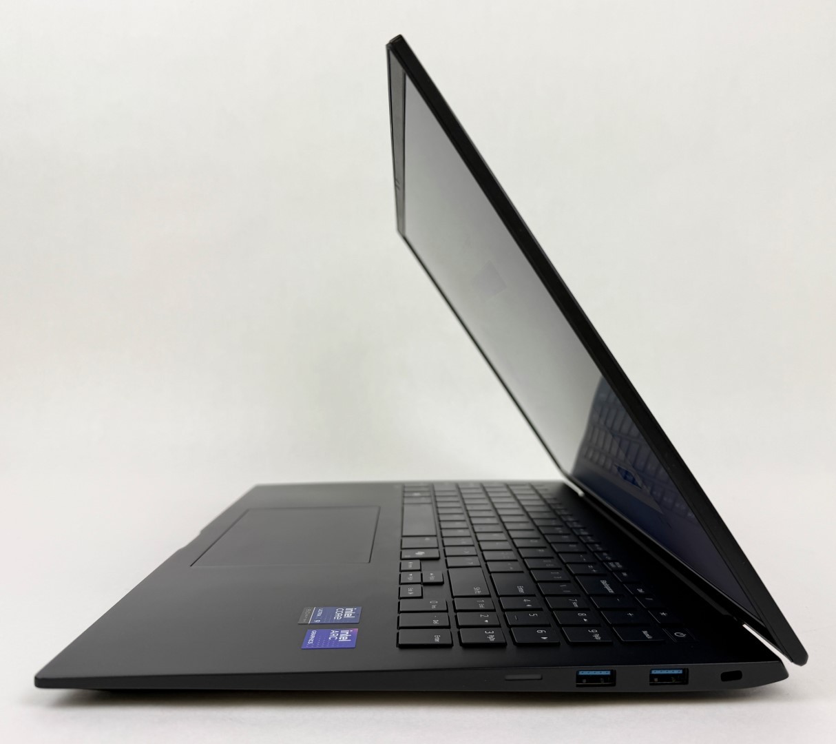 LG Gram 16Z90TL 16″ Touch Ultra 9 288V 32GB 2TB SSD W11H Thin Lightweight Laptop