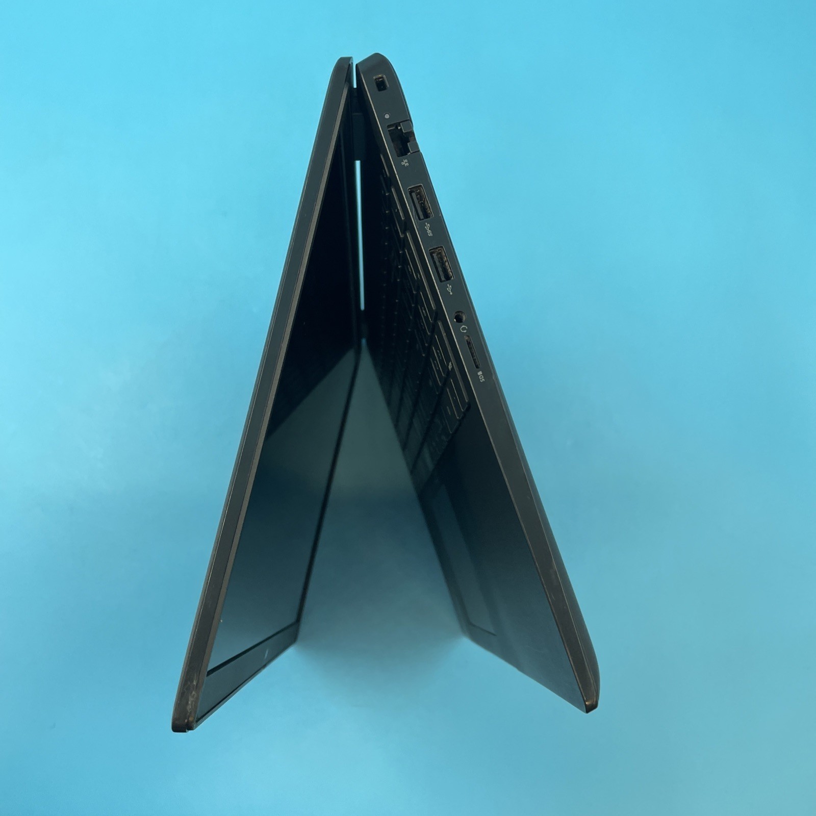 Dell Latitude 3520 | i5-1135G7 | 8GB RAM | NO DRIVE | NO OS | 68% BATTERY