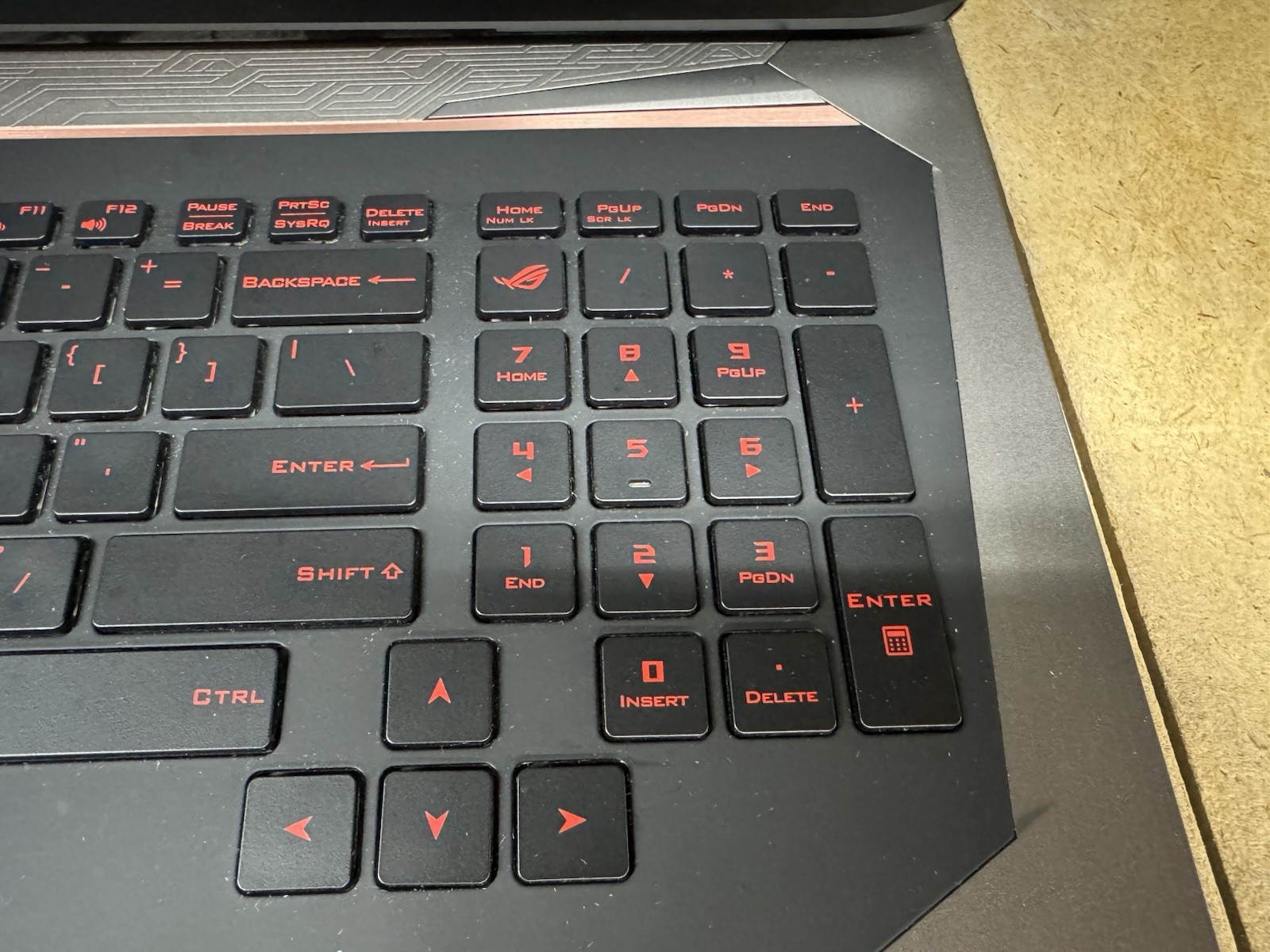 Asus G752VY-DH78K i7 6820HK GTX 980M 17.3″ IPS Laptop BAD FOR PARTS REPAIR