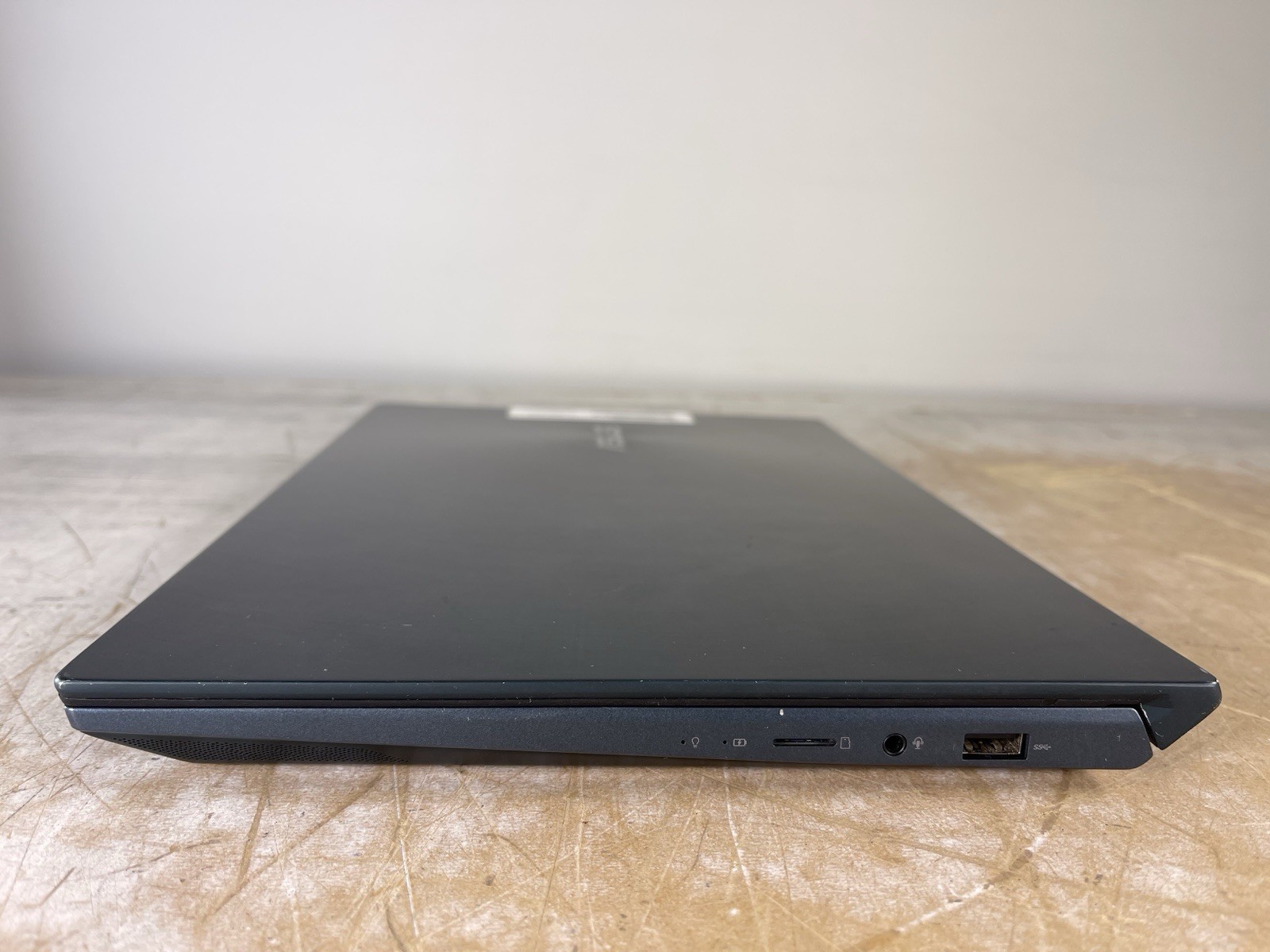 ASUS ZENBOOK UX481F i5-10210U @ 1.60GHz, 8GB RAM, NO HDD/OS – UNTESTED/FOR PARTS