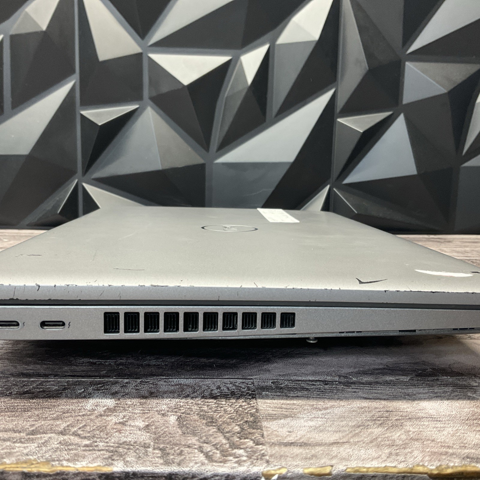 Dell Latitude 5520 / i7 11th Gen / No Power / No RAM / No SSD / C20