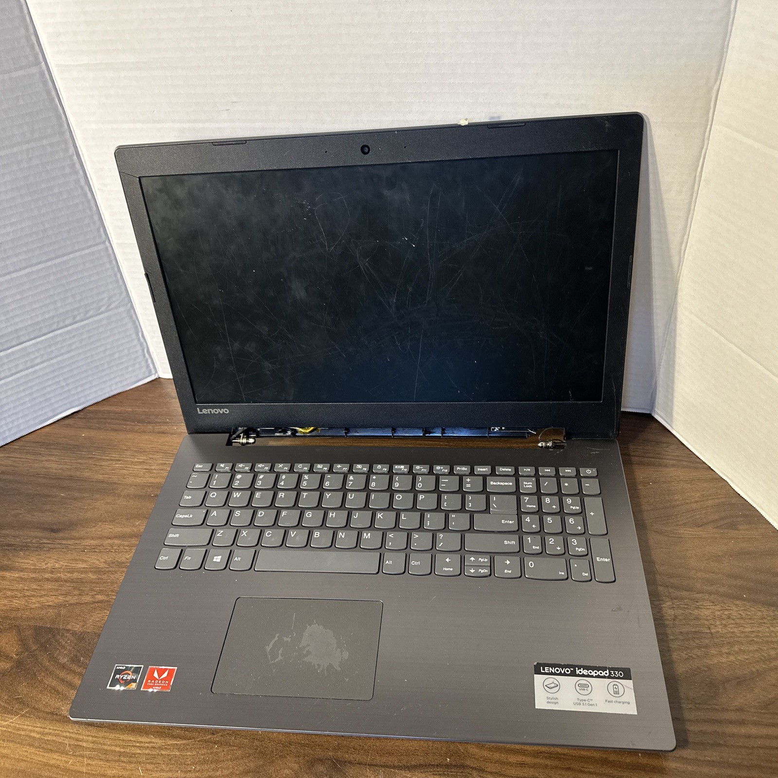 LENOVO IDEAPAD 330 AMD RYZEN 3 RADEON VEGA GRAPHICS