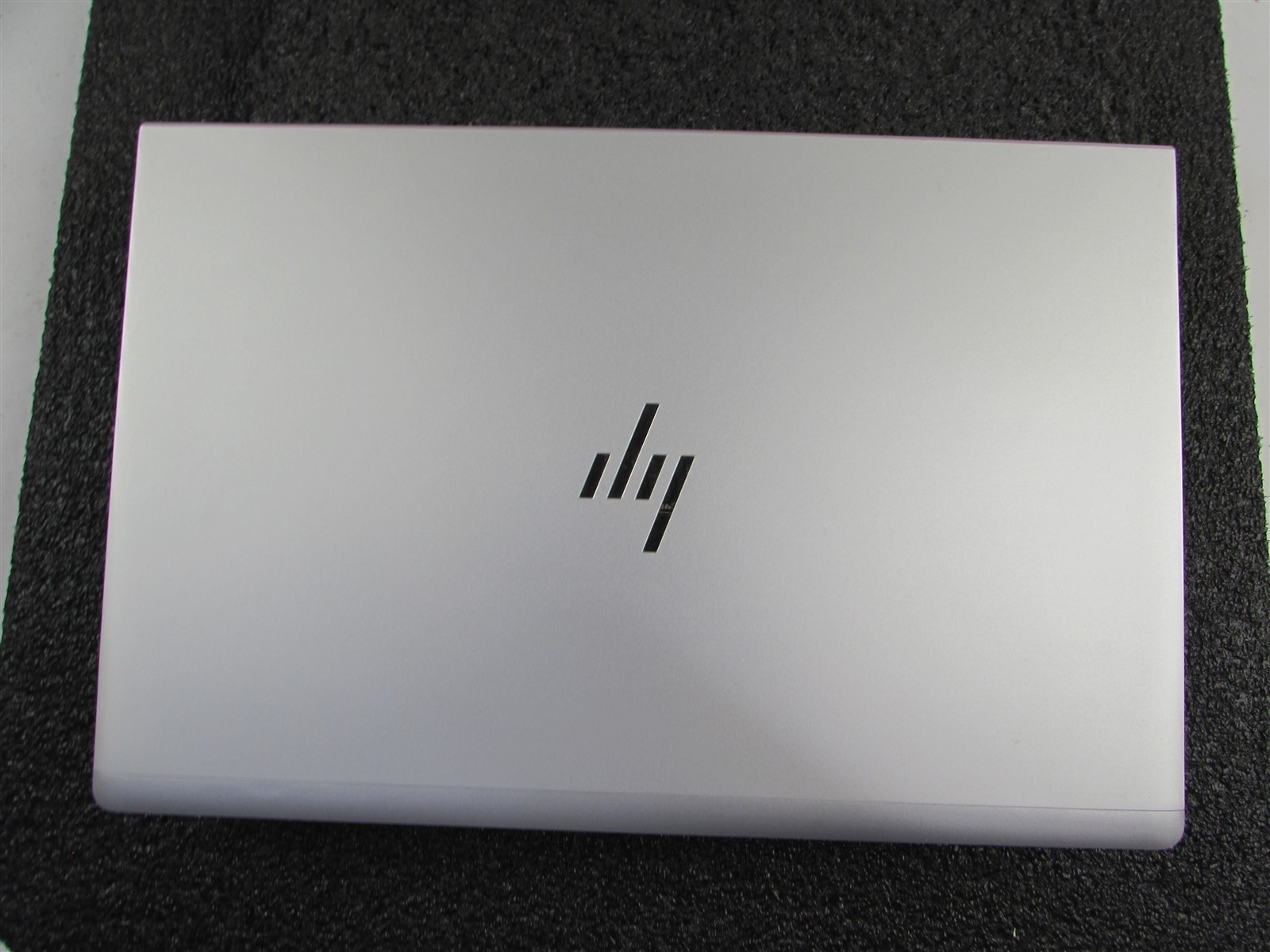 HP ELITEBOOK 640 (G9) 1920X1080 FHD TOUCHSCREEN I7-1270P 1TB SSD 8GB RAM NO O.S