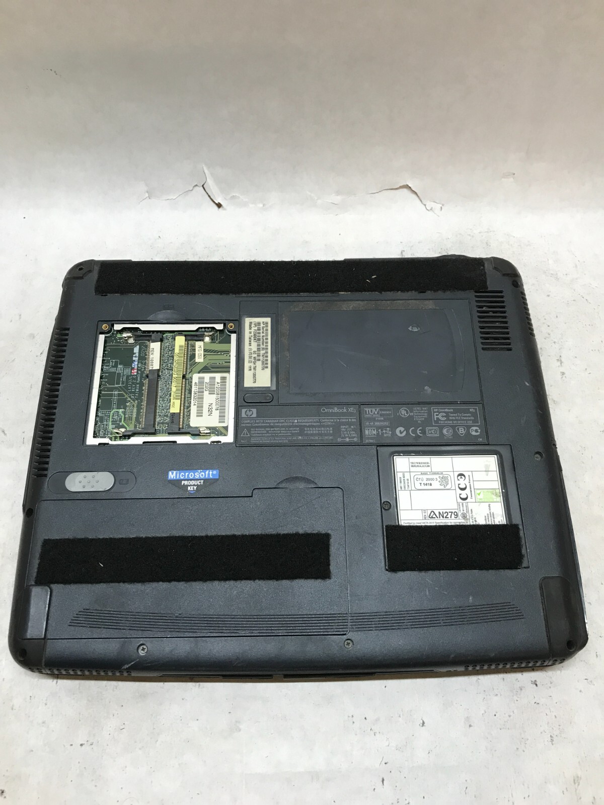HP Omnibook XE3 F2300KT *Unknown Specs* For Parts/Repair POWER DEAD AS IS – -DW