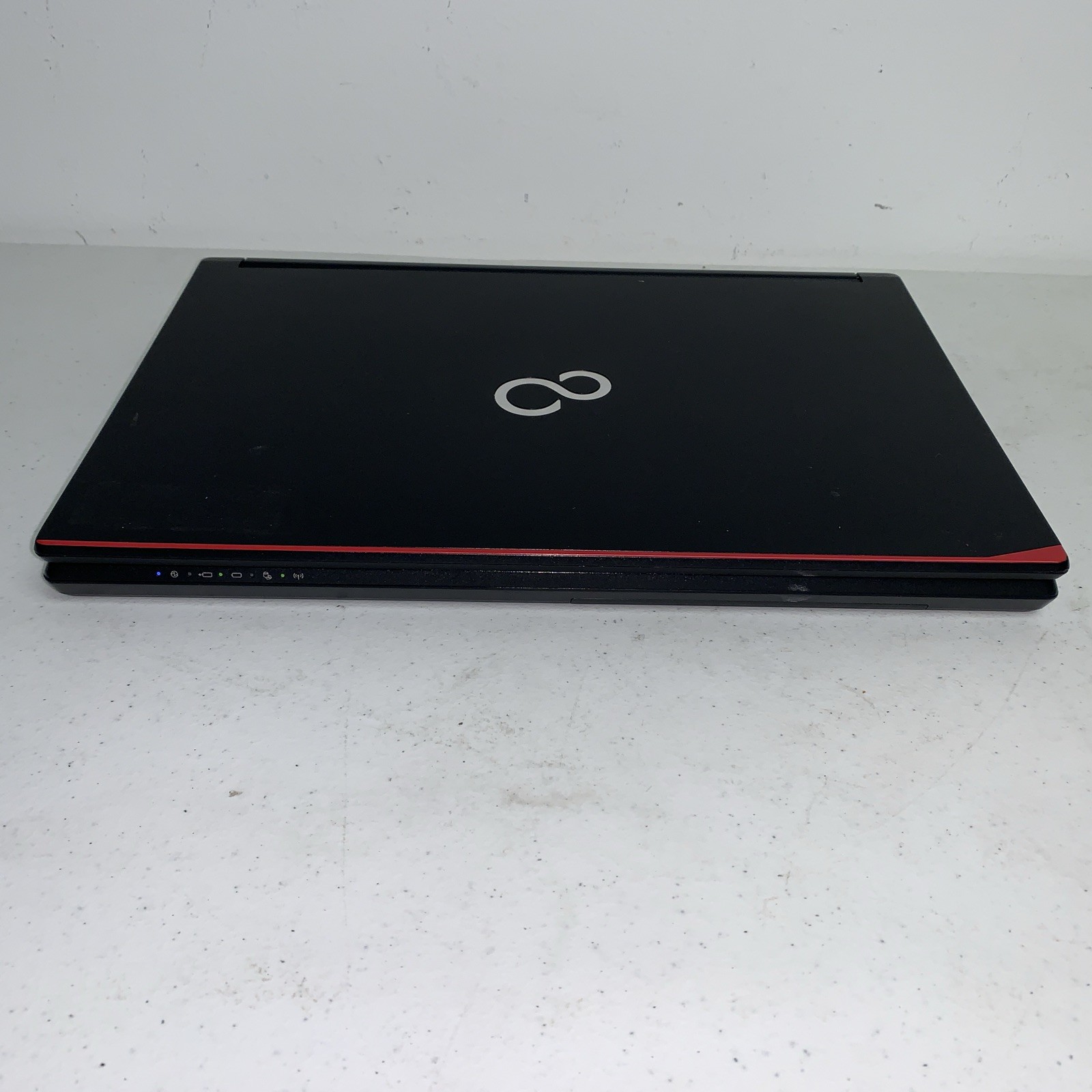 Fujitsu Lifebook E546 Intel Core i5-6200U 2.30GHz 4GB RAM 128GB SSD Win 11 Pro