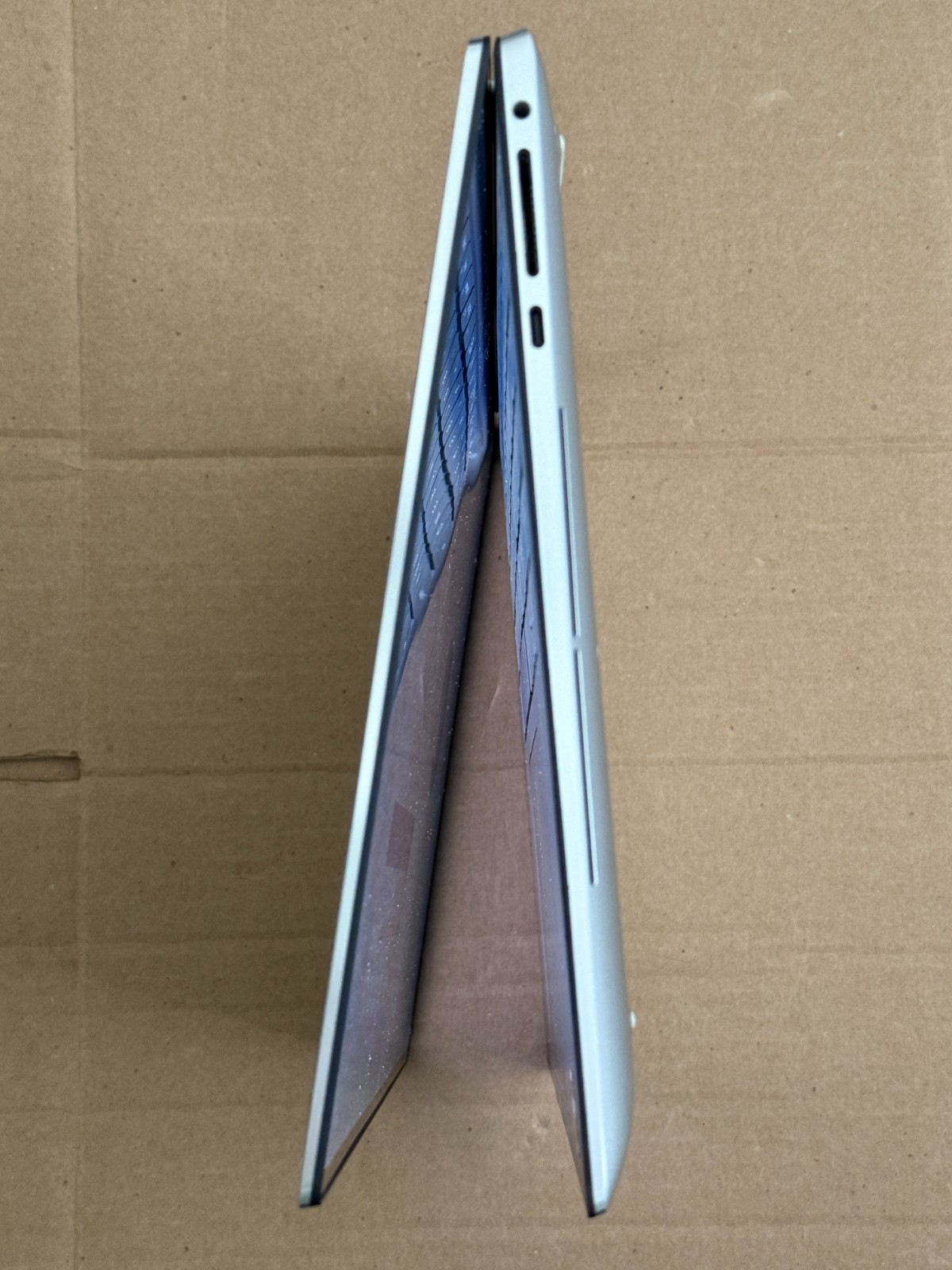 Dell Xps 9530 i9-13900h 64gb DDR5 Ram 4070 RTX GPU 1tb SSD 15.6″ OLED 3.5K Win11