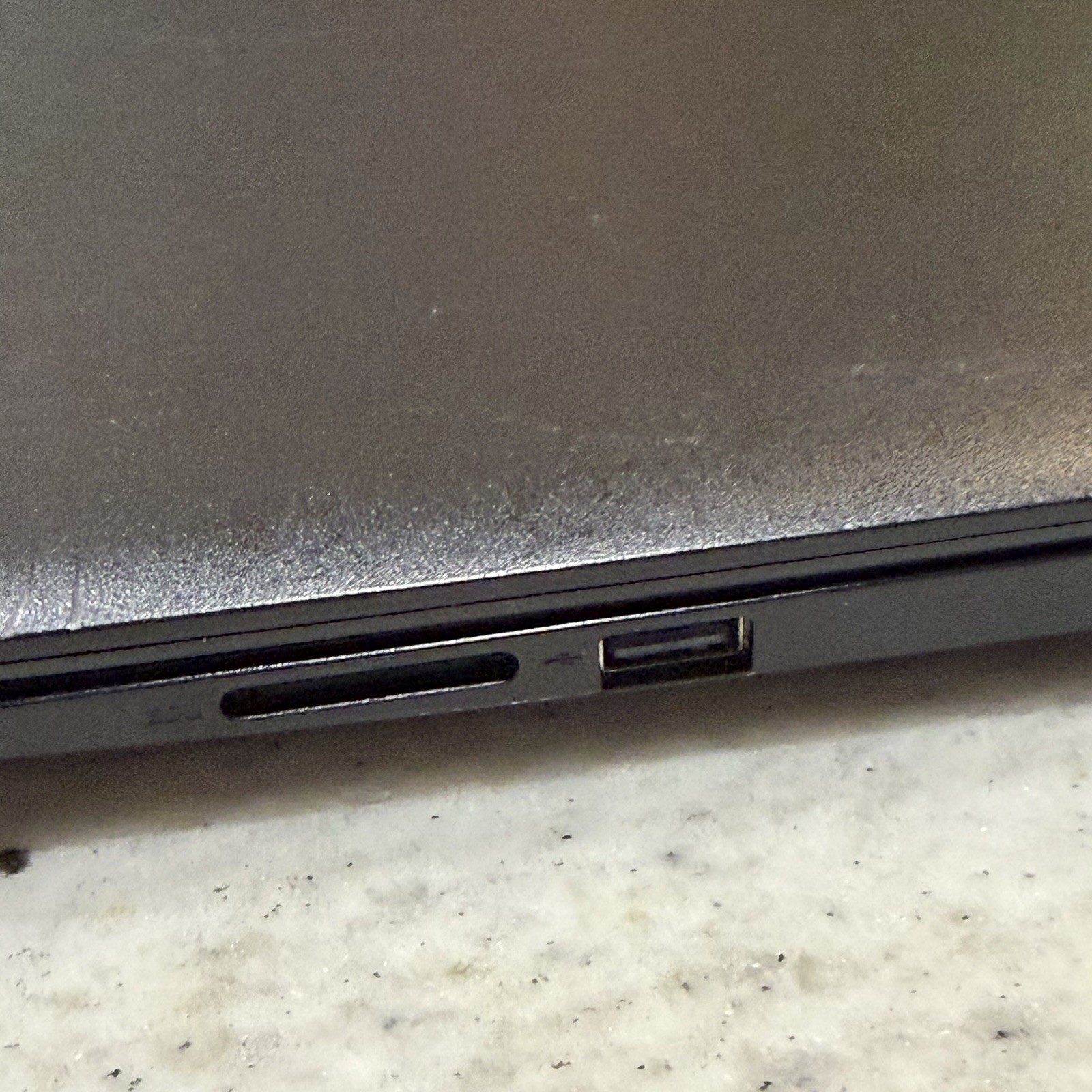 Dell Latitude 3590 i5-8250U 1.6GHz No RAM/No HDD Tested To Bios Boot