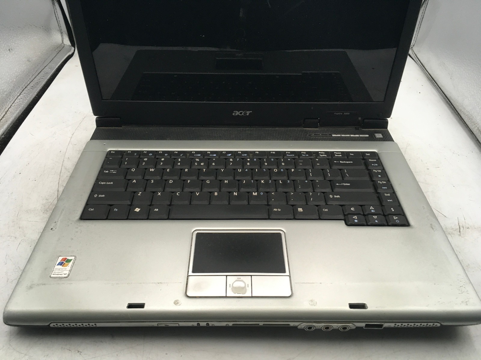 ACER ASPIRE 3000 ZL5 – FOR PARTS/REPAIR – AMD SEMPROM 2800 – NO RAM – READ – BB