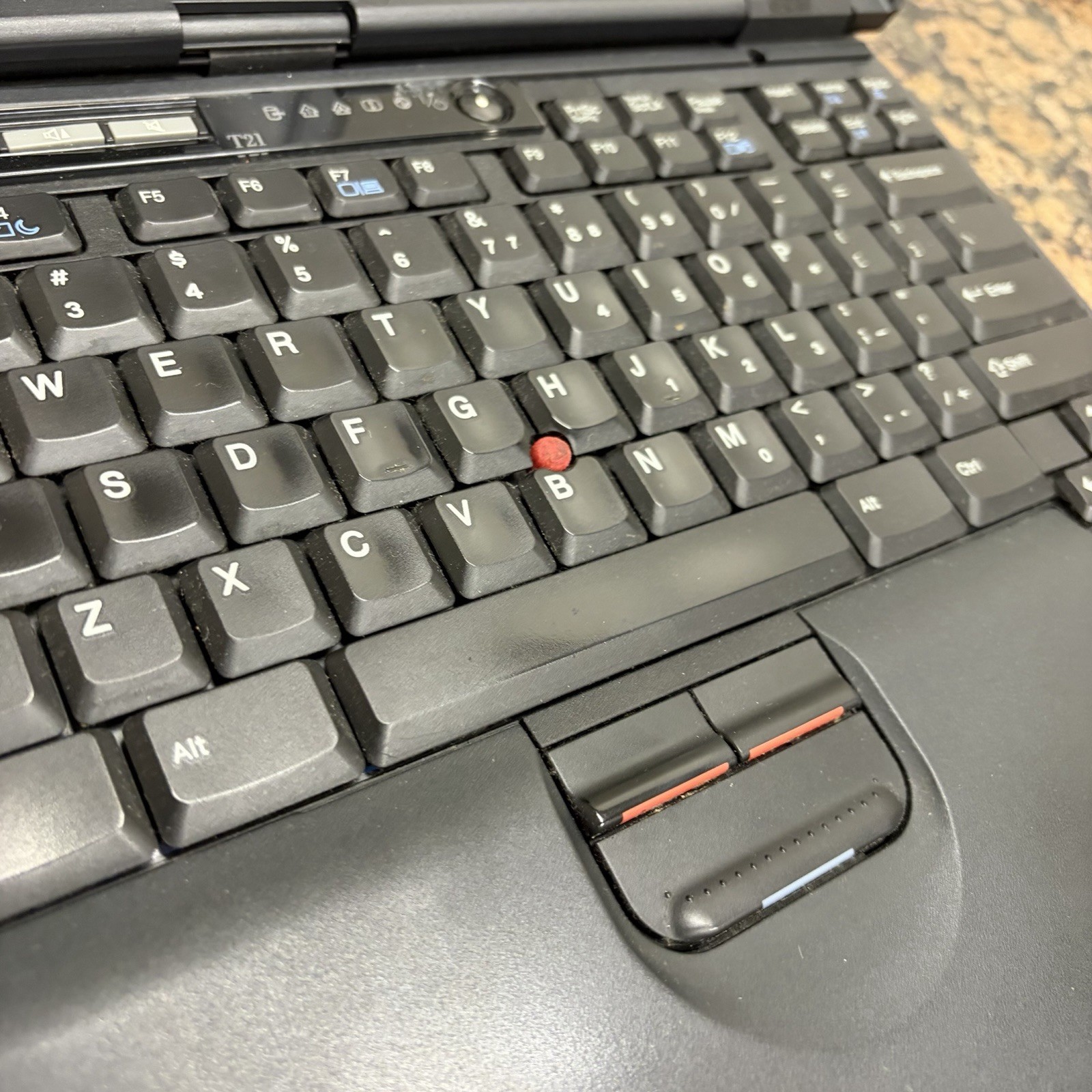 IBM Lenovo T Series ThinkPad T21 2648-ED1 PIII 800MHz 256KB 256MB RAM WIN 98