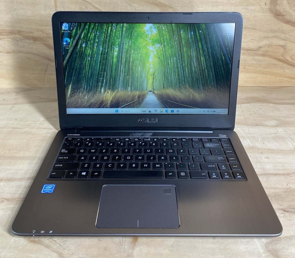 Asus E403S 14″ Laptop Pentium N4200@1.1 GHz/4Gb/120Gb SSD/Win 11 Home