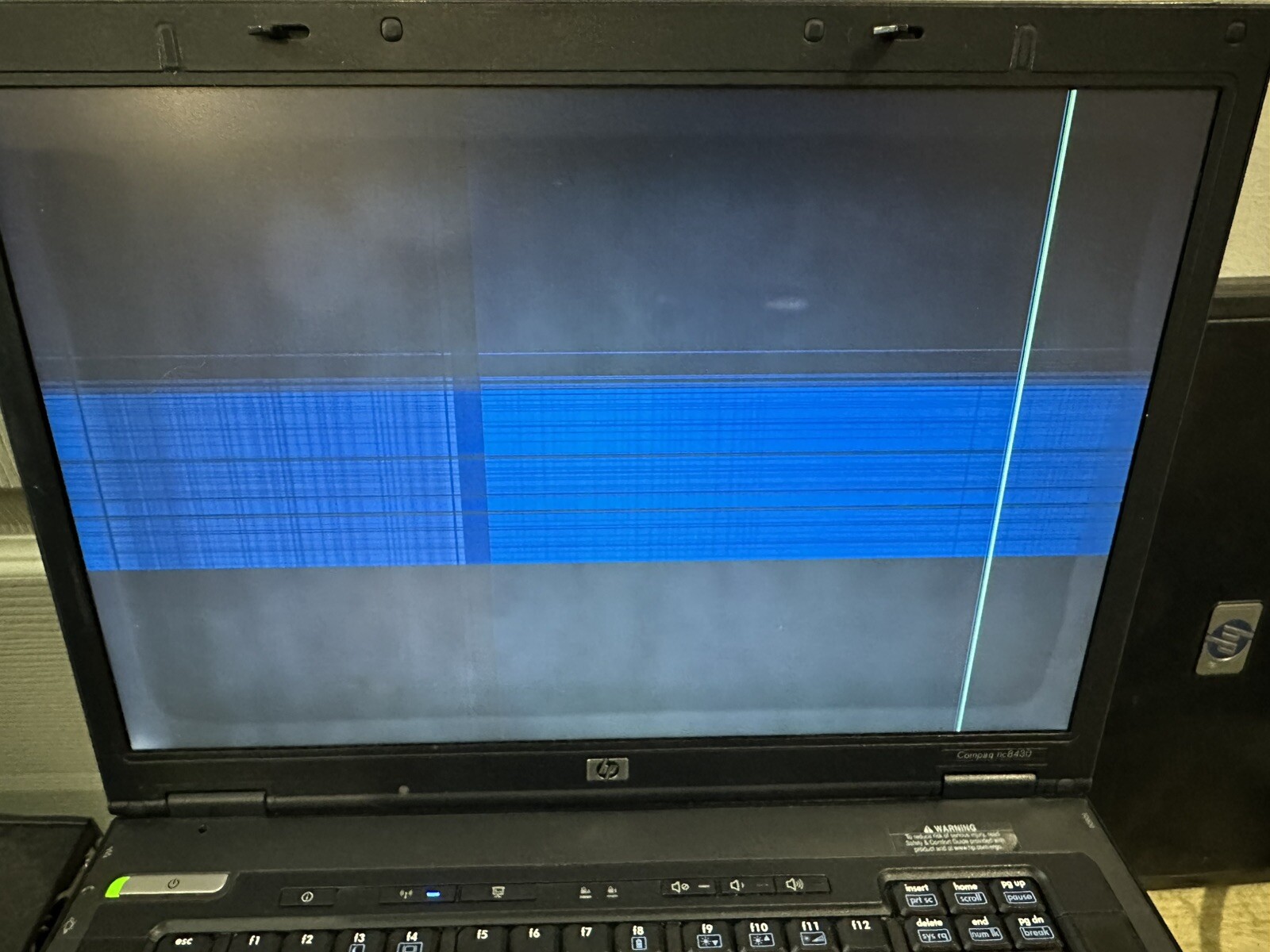 HP Compaq NC8430 15″ Windows XP Laptop Intel 2.16 GHz 2GB 120 GB SSD Bad Screen