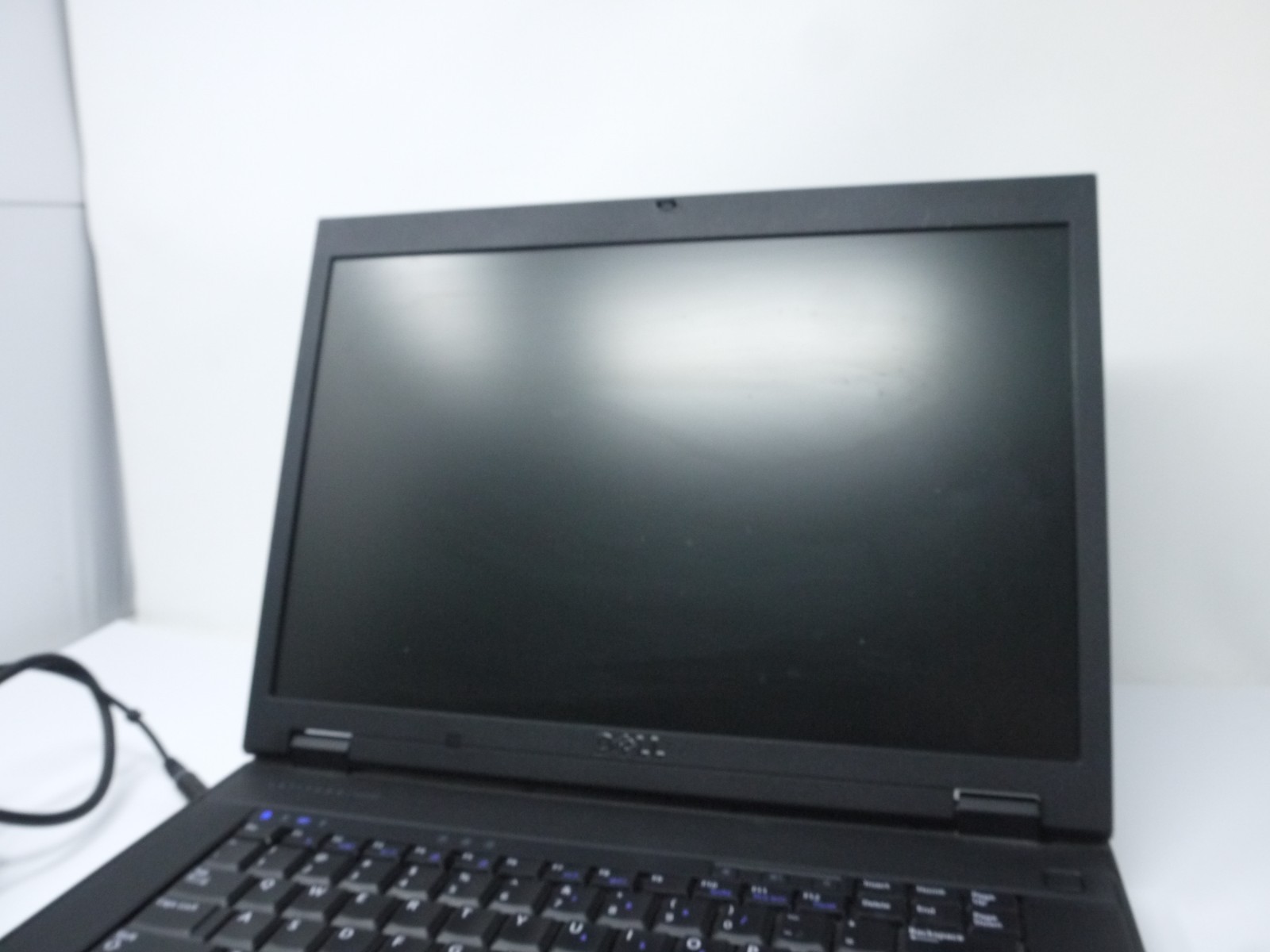 Dell Latitude E5500 15.6″ Laptop – Core 2 Duo / 4GB / 160GB HDD / Win10