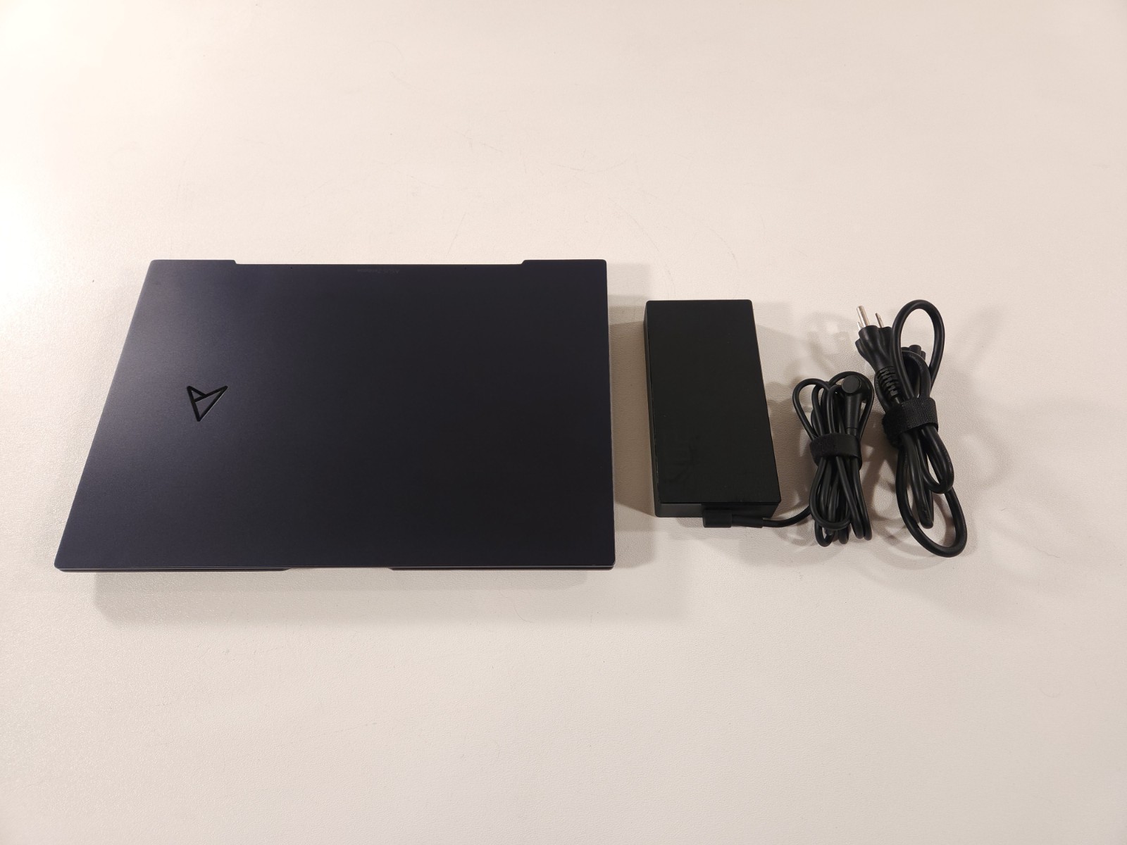 ASUS Zenbook Pro 14 OLED UX6404V I9 13900H, 32GB RAM, RTX 4060, 1TB SSD