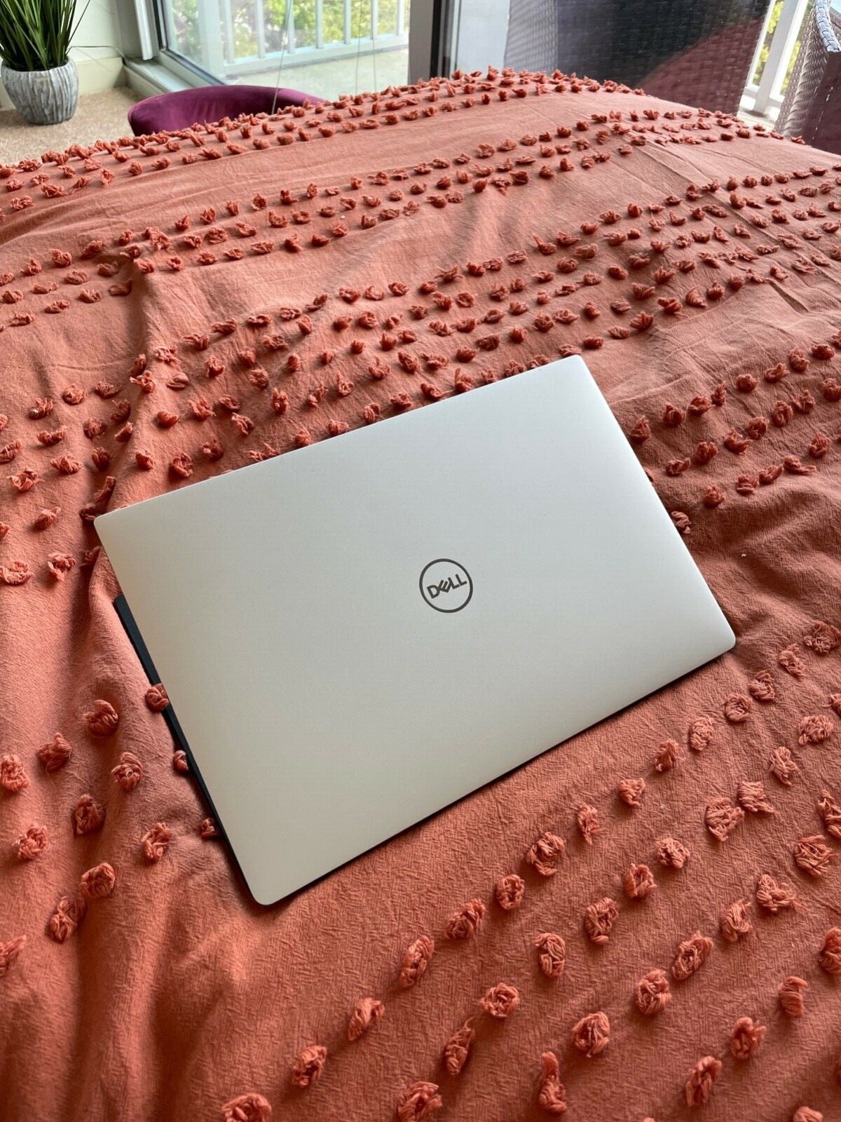 Dell XPS 13 9380, 13.3” Screen, Intel Core i3 8th Gen., Windows 10 Home, SSD
