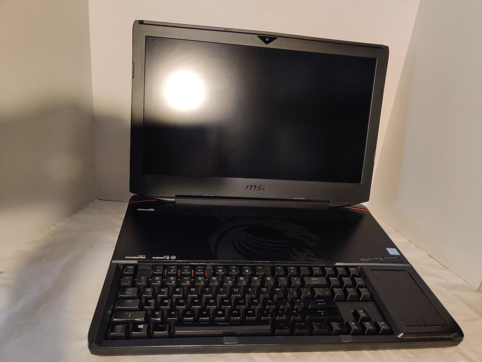 MSI Titan GT83VR 6RF Laptop i7-6920HQ 32GB GTX 1080 1TB SLI Gaming