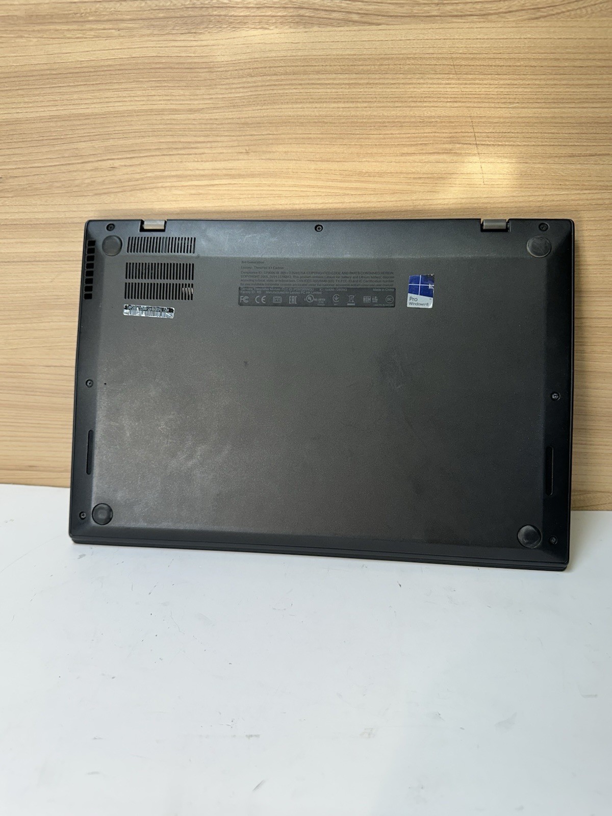 Lenovo ThinkPad X1 Carbon Gen 3 Intel i5-5300U 2.3GHz 4GB Ram 256GB SSD (no OS)