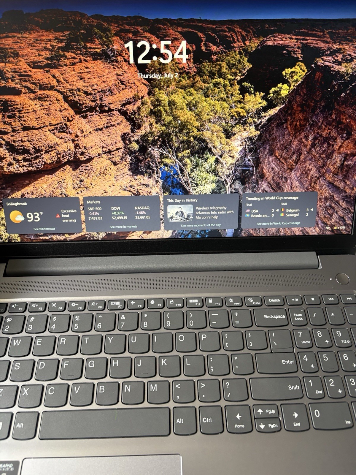 Lenovo IdeaPad Slim 3i 15.6in Intel Core i3 Windows Gray | Comes with Charger