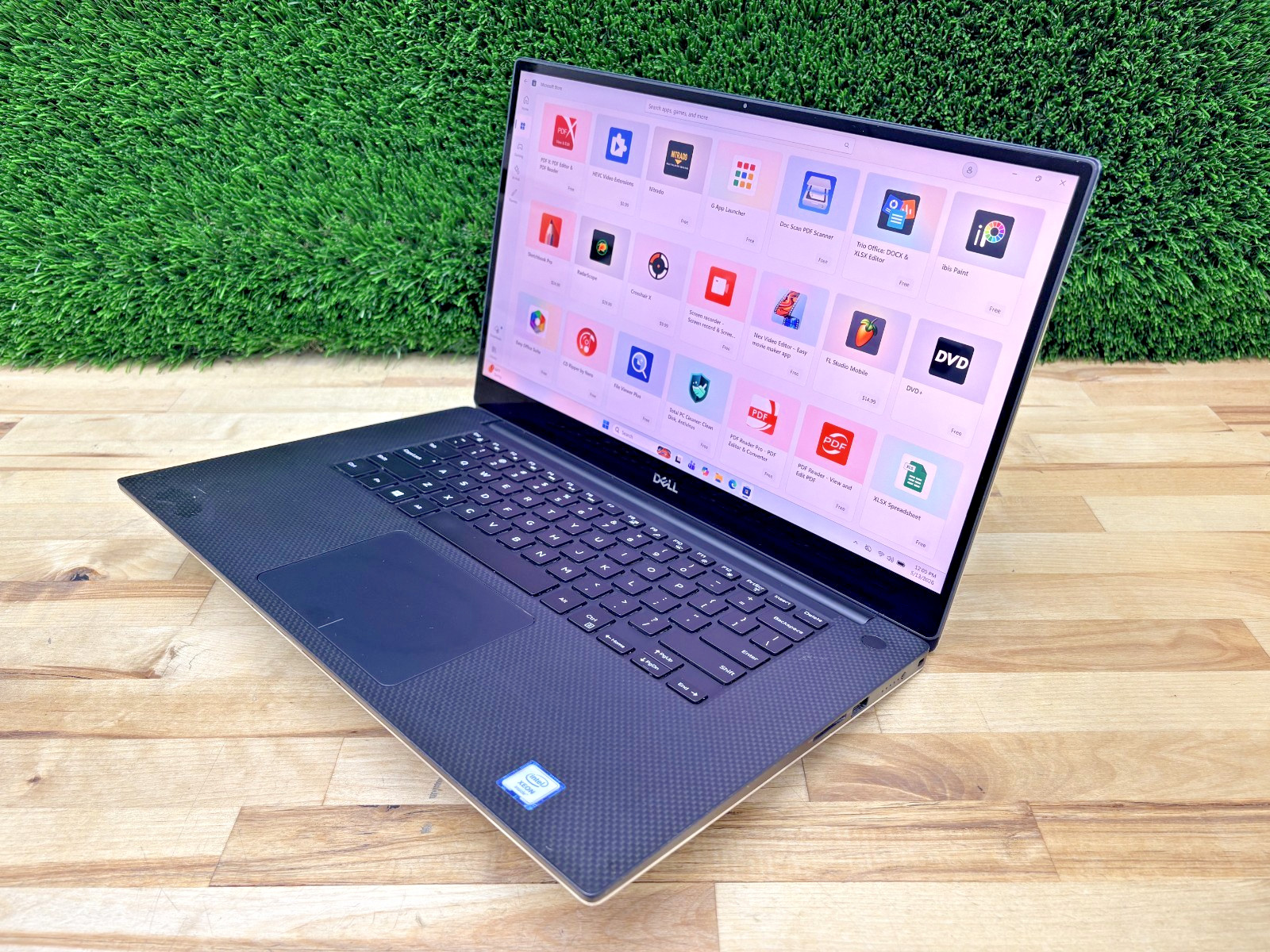 Dell Precision 5540 TS Xeon E-2276M 2.80GHz 32GB RAM 256GB SSD Nvidia Q T2000*