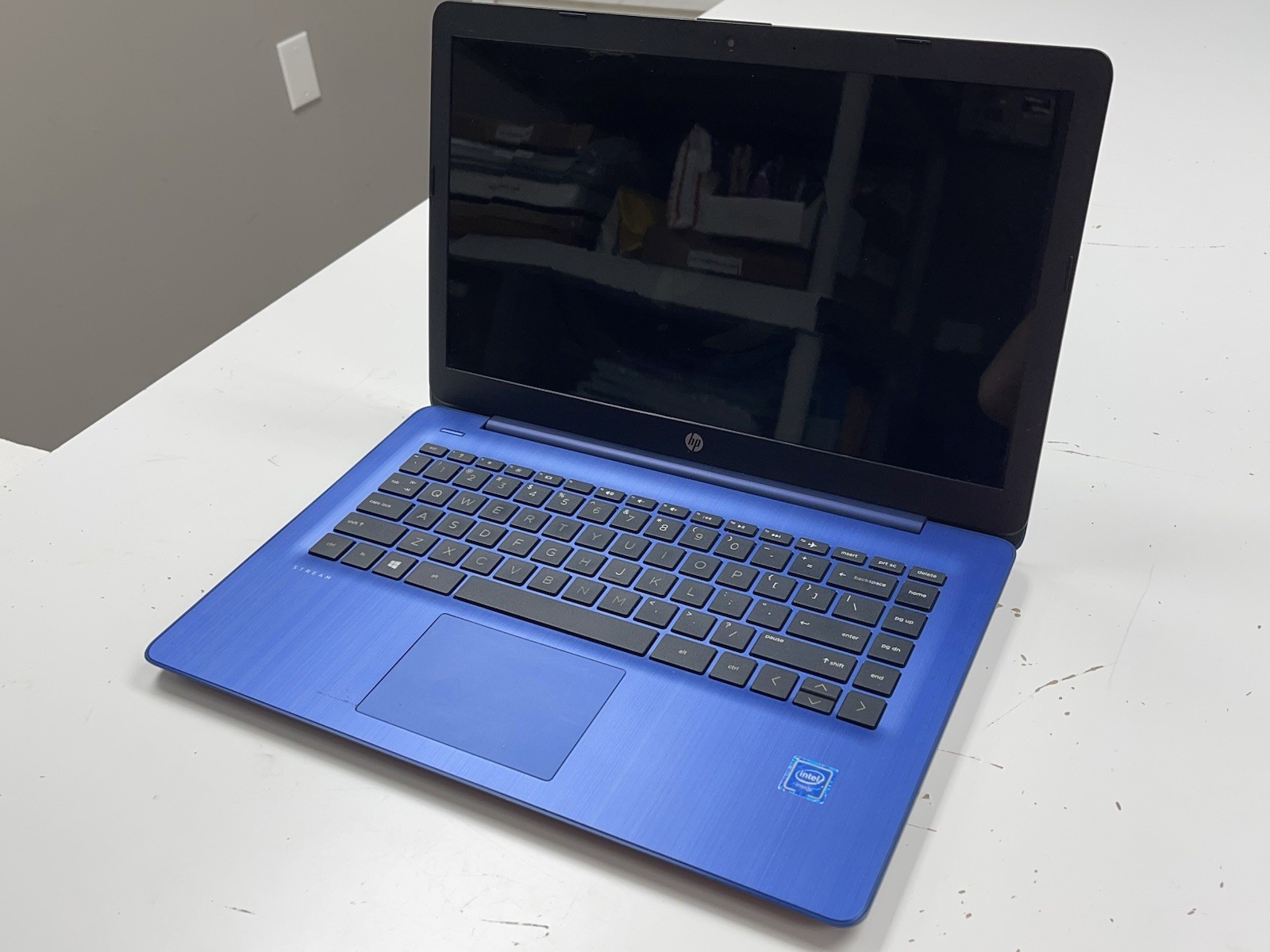 Hp Stream 14-cb171wm Intel Celeron N4000 1.1GHz 4GB Ram 64GB With BROKEN LCD