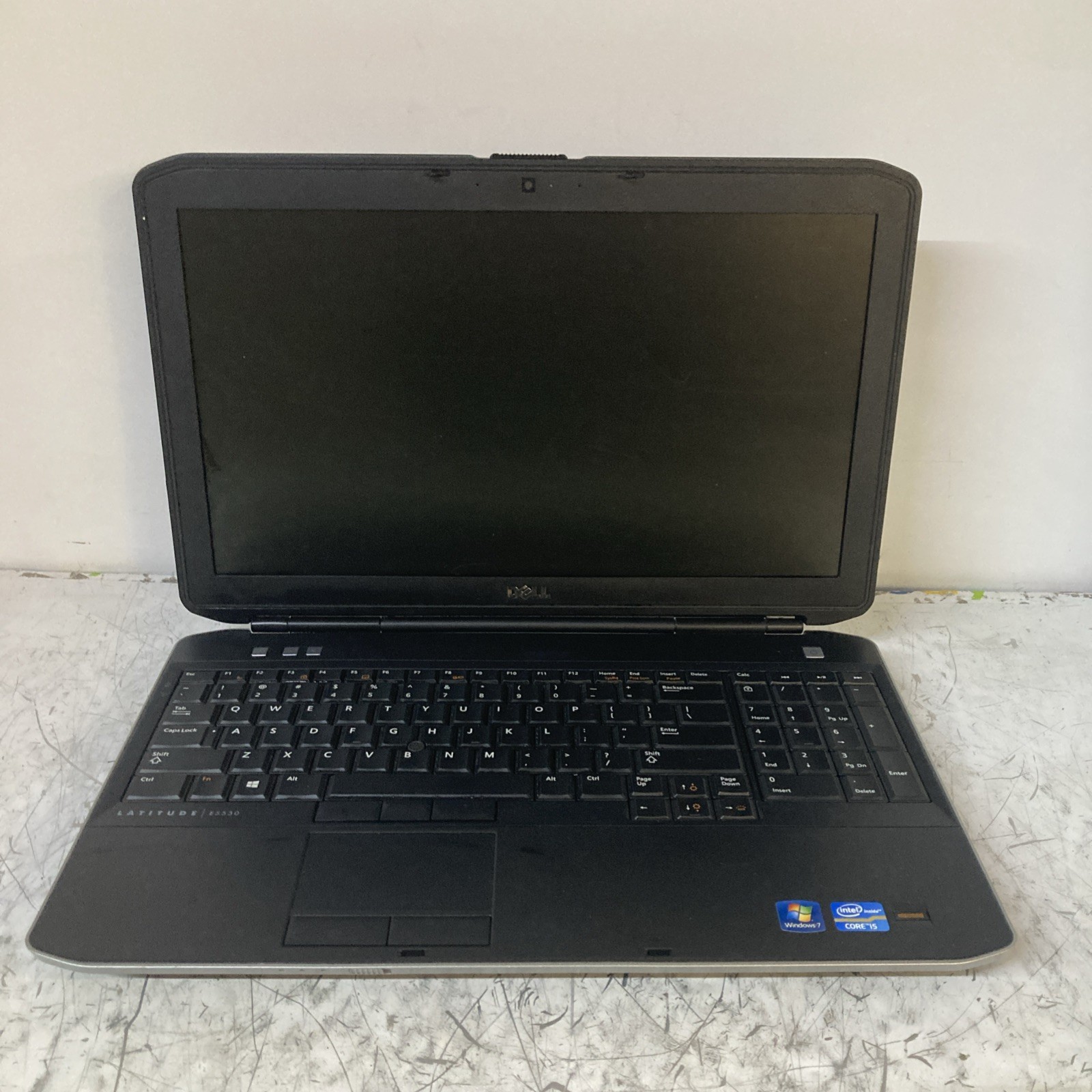DELL LATITUDE E5530 INTEL I5 3230 2.60GHz 4 RAM no HDD Boot to BIOS