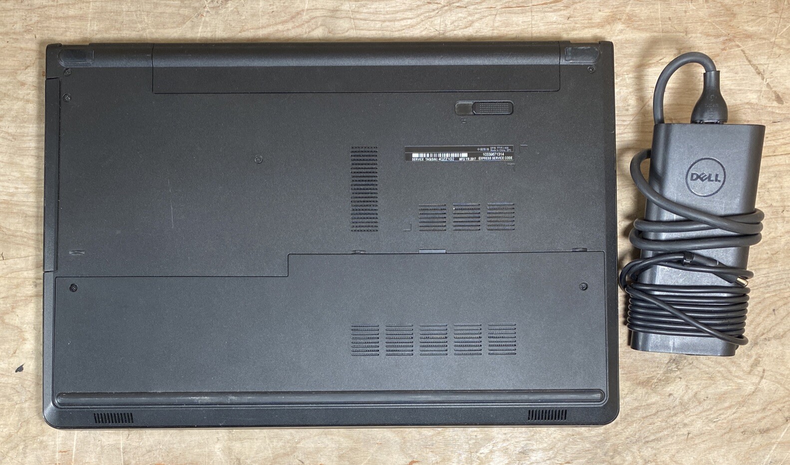 Dell Inspiron 5566 15.6″ i3-7100U @2.4GHz | 6GB | 240GB SSD | Touchscreen | W10H