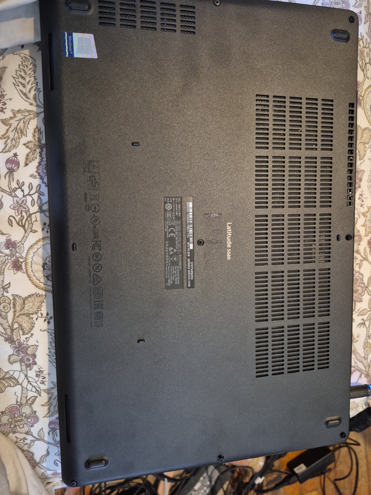 DELL LATITUDE 5580 Laptop w/ Intel Core i5-6300U 2.40GHZ + 4GB | No Drive Parts
