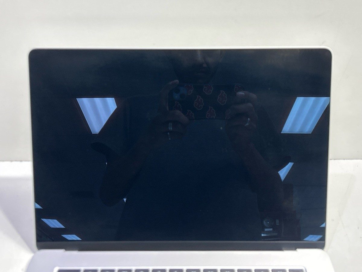 APPLE MACBOOK AIR MODEL A3241 (P11035895)