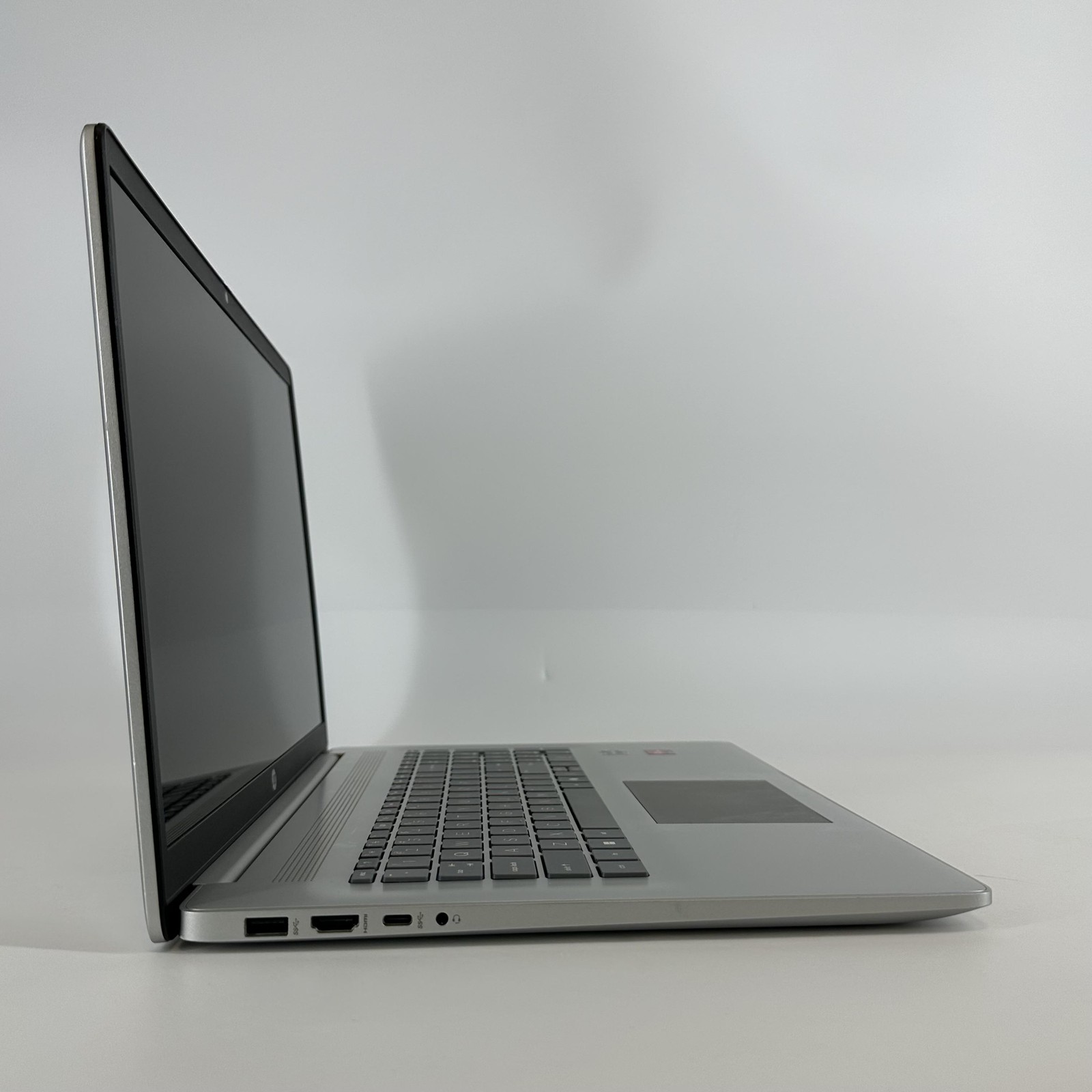 HP Laptop 17-cp3155cl HD TOUCH 2.3 GHz Ryzen 5 7430U 64GB 2TB SSD Very Good