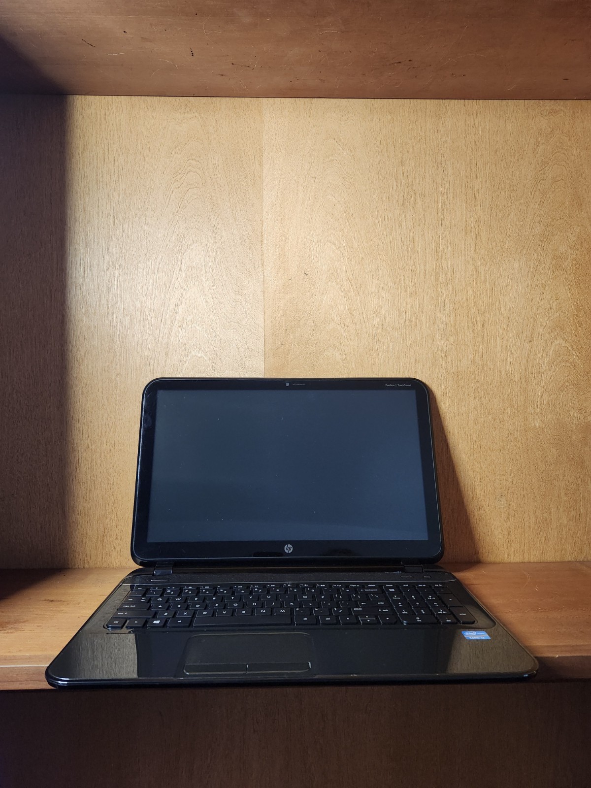 HP Pavilion 15-b161nr TouchSmart 15.6″ Core i3 – Untested