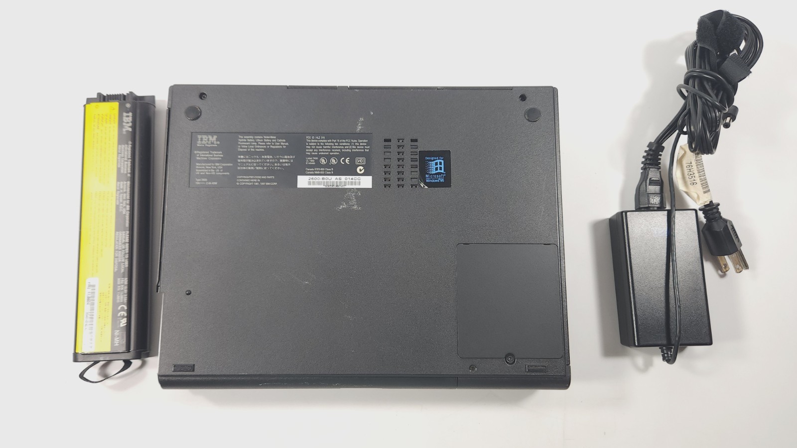 IBM Thinkpad 310ED Laptop Intel Pentium 32MB 2GB HD Windows 98 FE First Edition