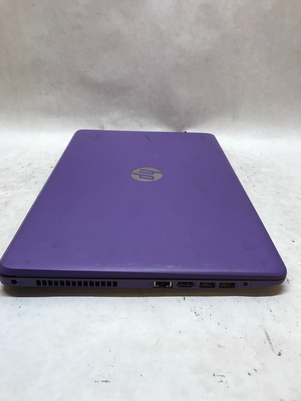 HP 15-bw003wm 15″ Laptop AMD E2-9000e Radeon R2 1.5GHz 4GB RAM NO HDD NO OS – DW