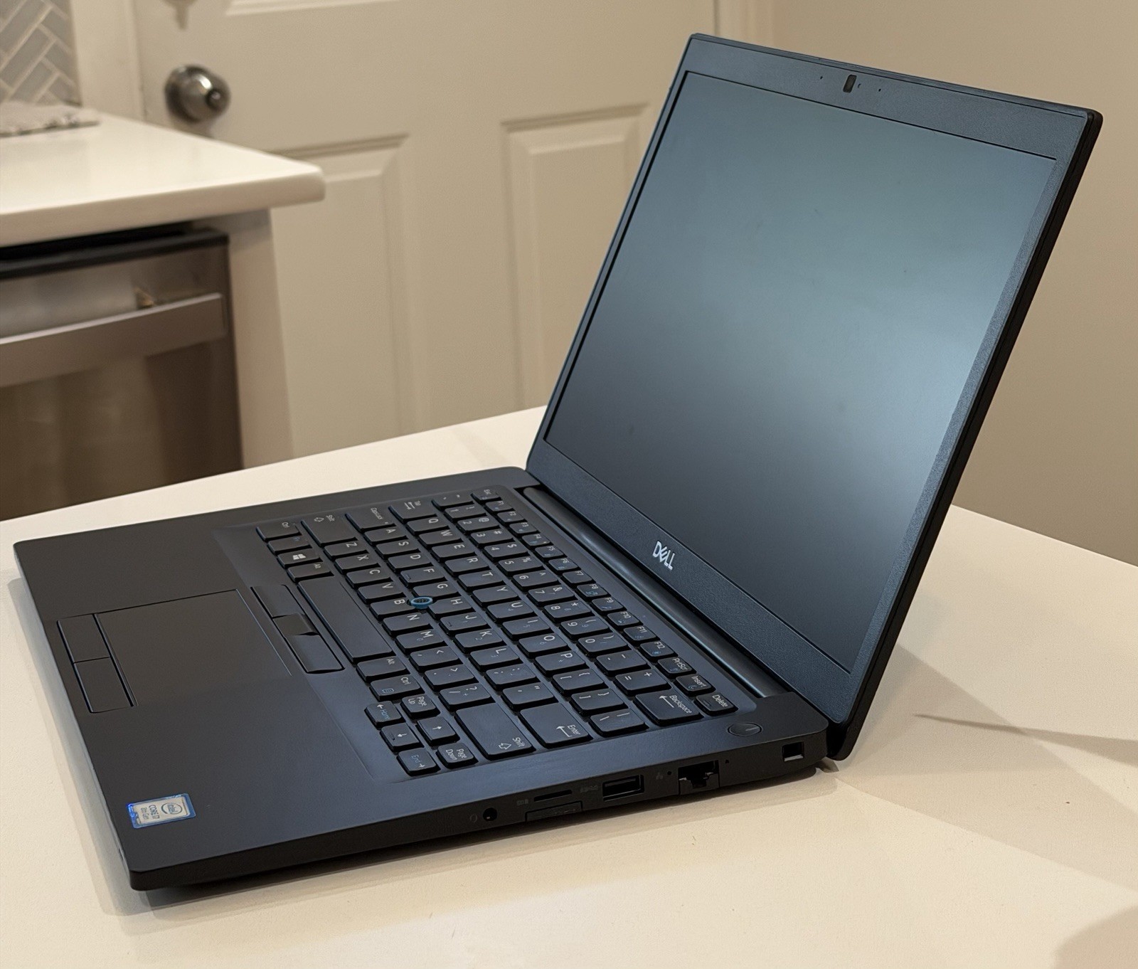 Dell Latitude 14″ i7-7600U 2.80GHz 16GB 512GB SSD Win 11 Black