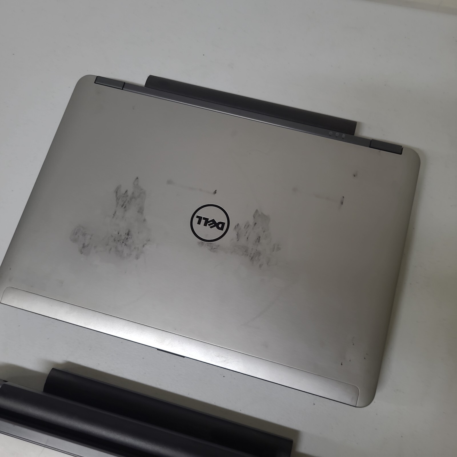 Dell Latitude Laptops E6440 14″ NO OS NO HDD READ AS IS CRACKED SCREENS