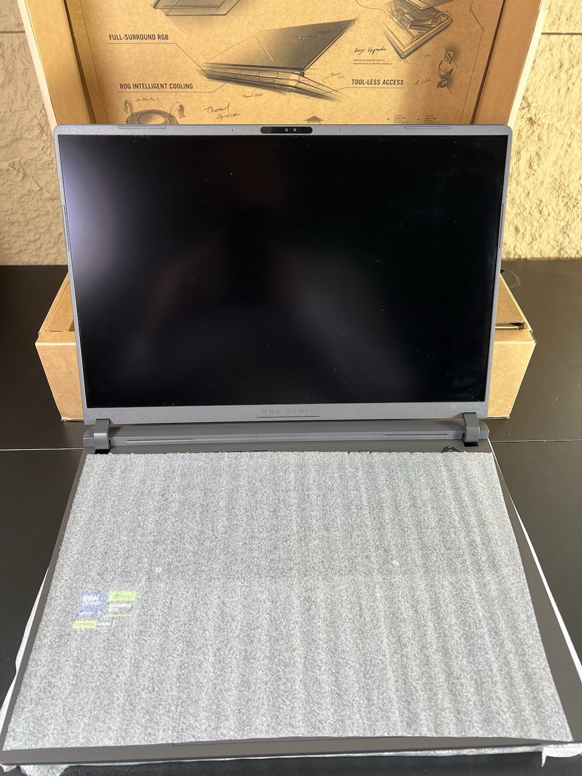 ASUS ROG Strix G16 2025 RTX 5070 Ti Core Ultra 9 32GB 1TB 240Hz Gaming Laptop