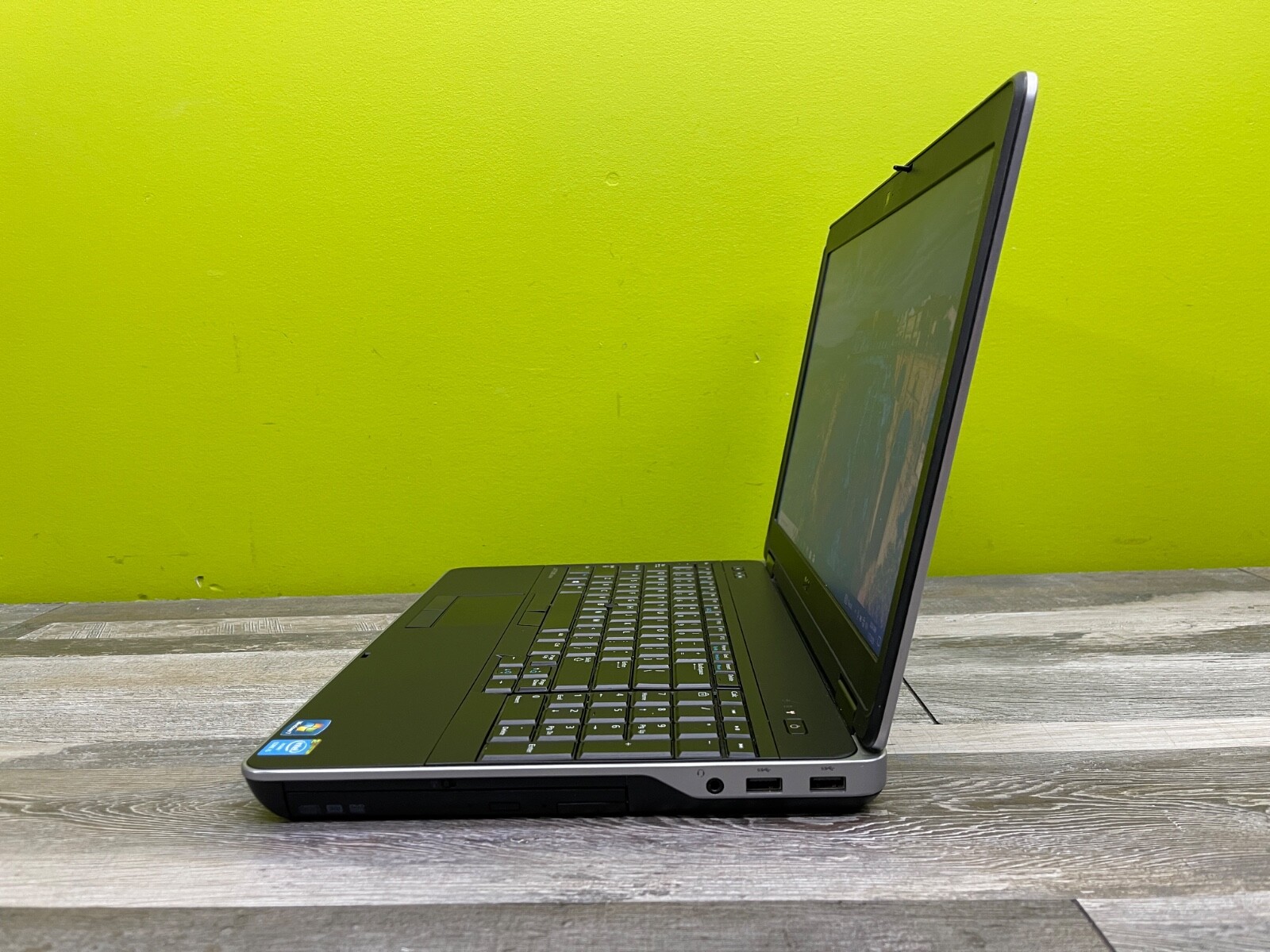 Dell Latitude E6540 Intel Core i5-4300M – 8GB – 128GB SSD – Windows 10 + Charger