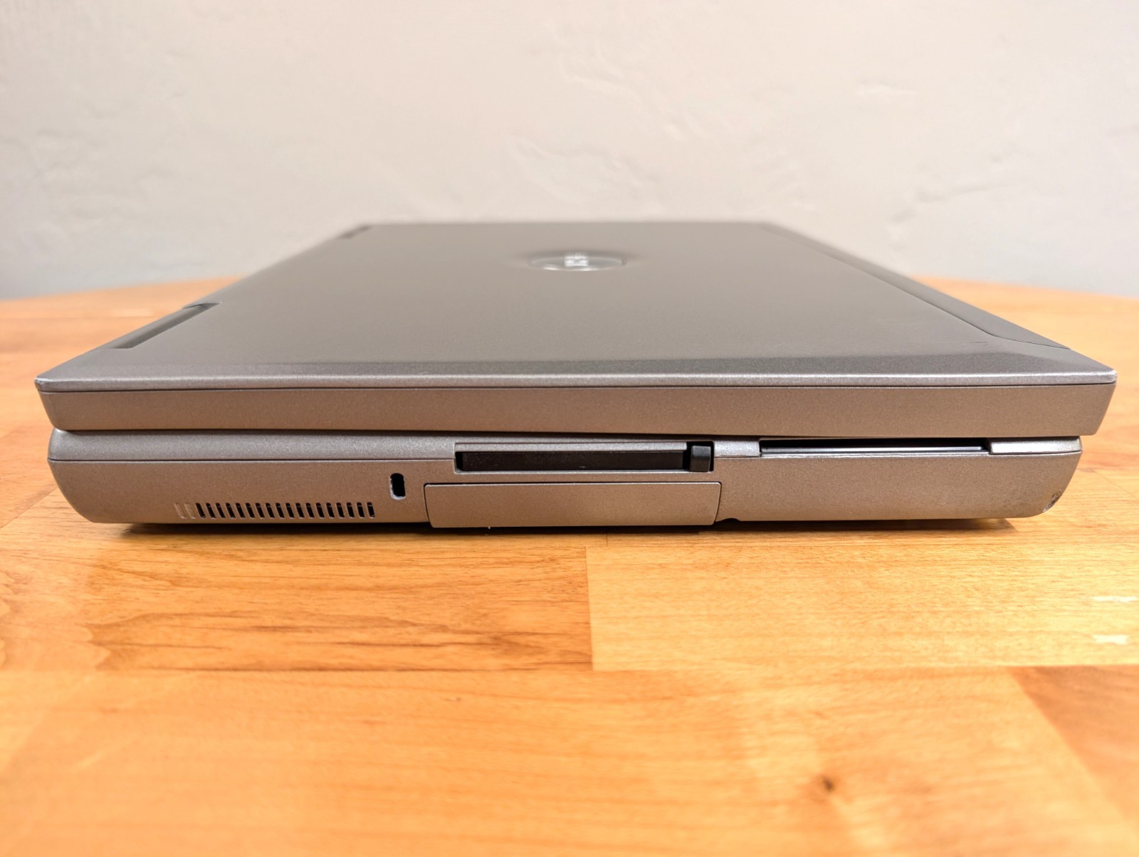 Dell Latitude D810 Pentium M 2.13Ghz 2GB 60GB Windows XP Pro – Complete