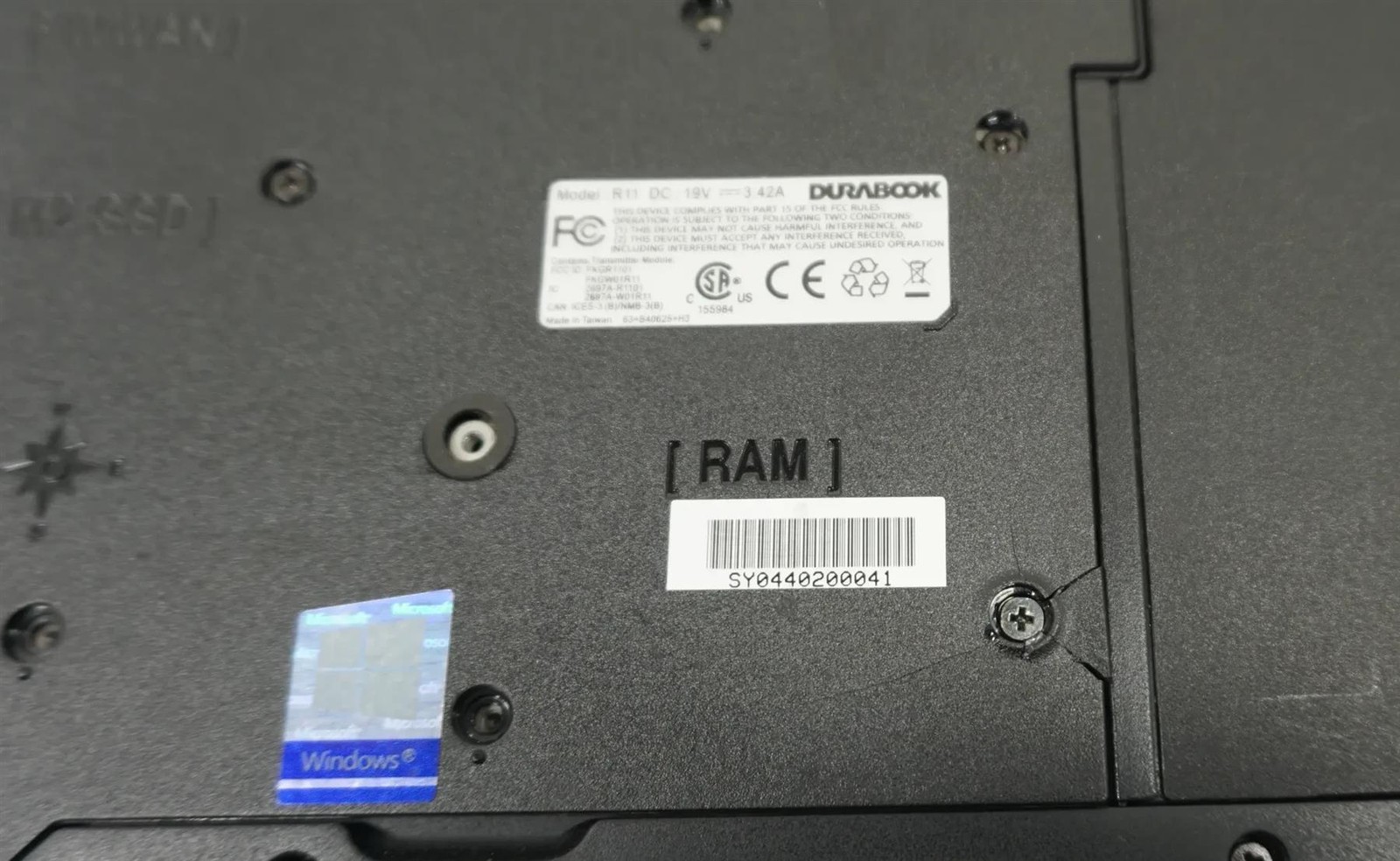 DURABOOK R11 Rugged 11.6″ Core i5-8250U 1.6GHz 8GB 256GB Touch