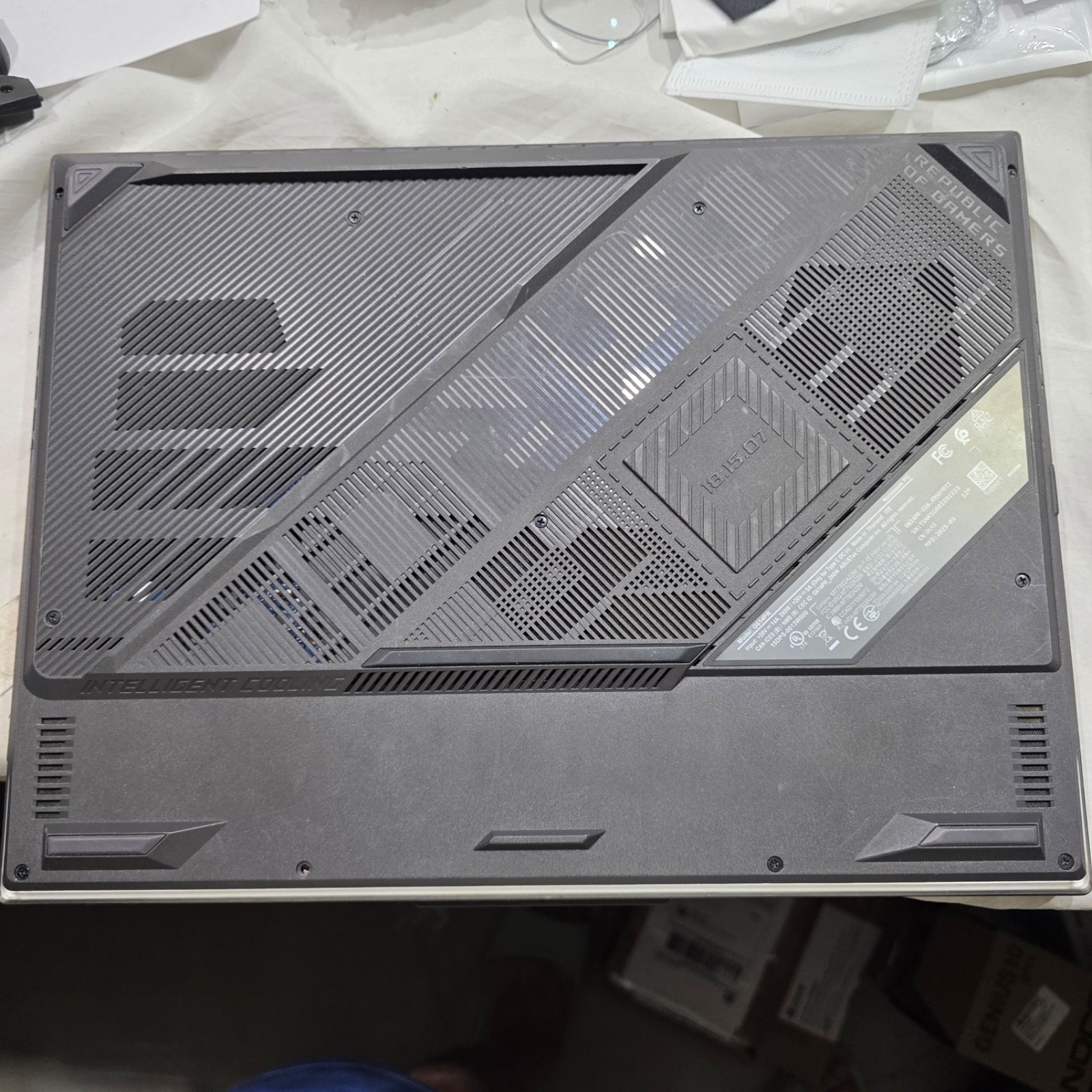 ASUS ROG Strix G16 FHD+ 165Hz Ryzen 9 8940HX 32GB 1TB RTX 5070Ti 140W 12GB WNTY
