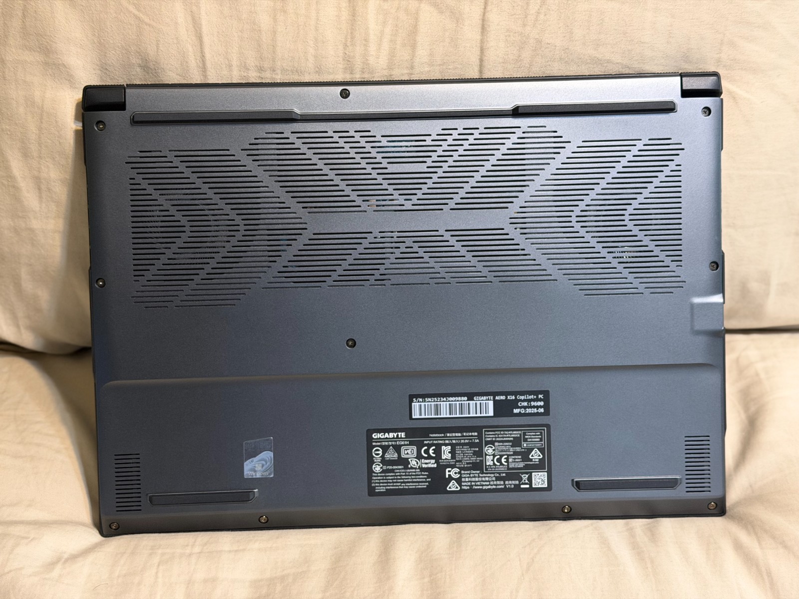 Gigabyte Aero X16 2560×1600 Ryzen Al7 32GB 1TB SSD RTX 5060 W11H Copilot Gaming