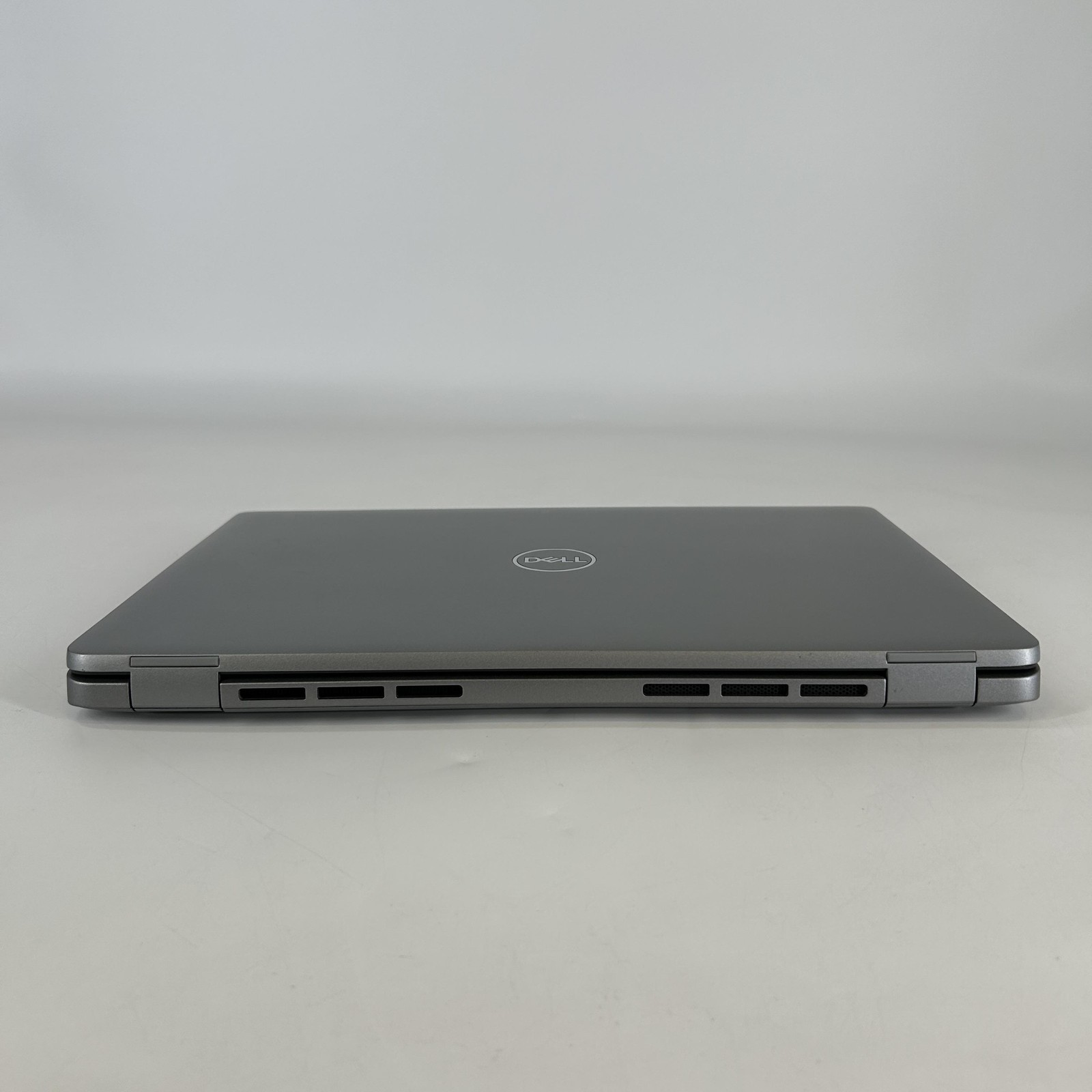Dell Latitude 5440 14 Gray FHD 1.8 GHz i7-1365U 16GB RAM 512GB SSD Excellent