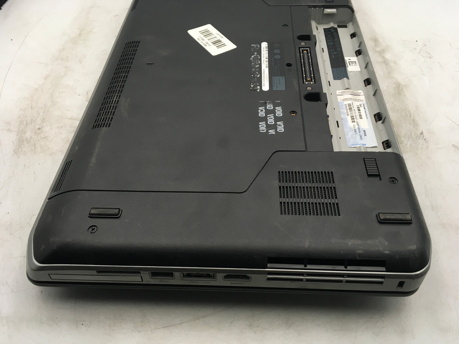 DELL LATITUDE E5530 – FOR PARTS/NO BOOT – INTEL I3 3RD GEN – NO RAM -15″-READ-BB
