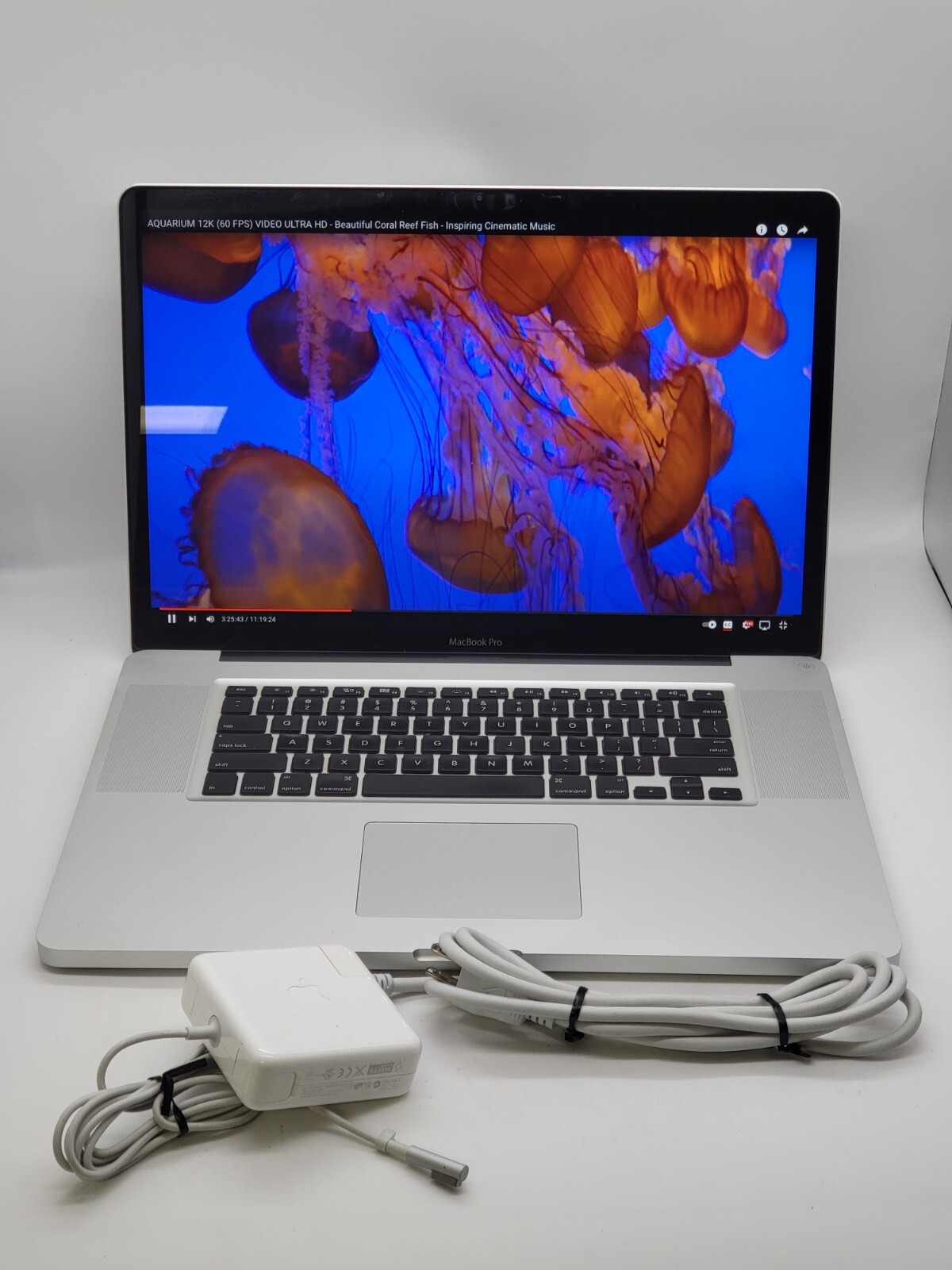 UPGRADED APPLE MacBook Pro 17” Core i7 TURBO 3.5GHz 16GB 4TB SSD 3 YEAR WARNY