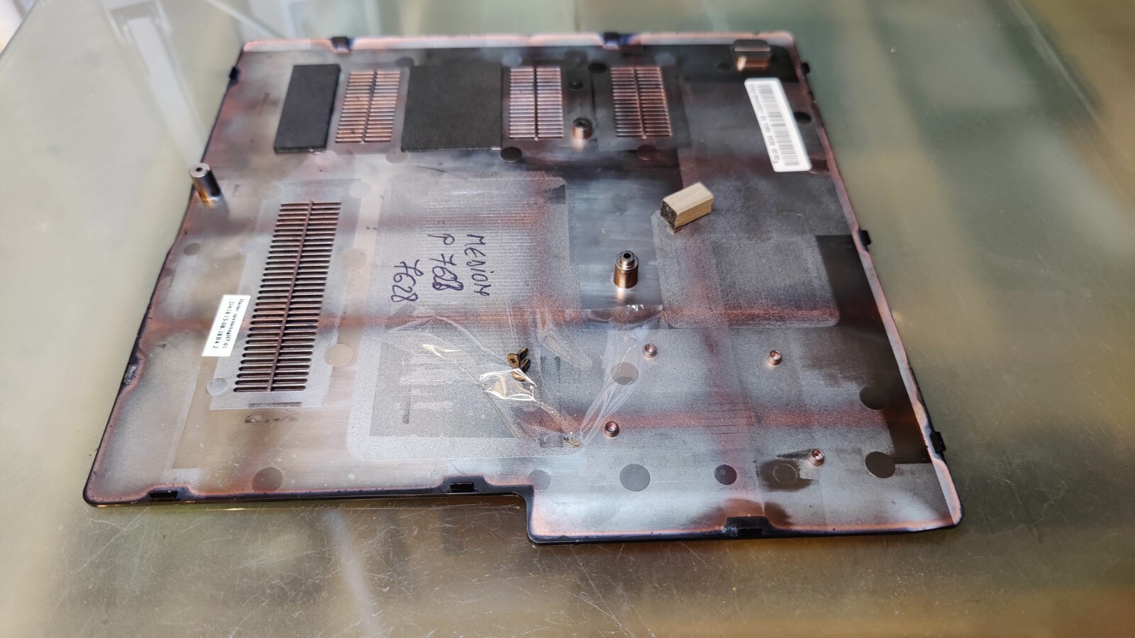MEDION P7628 MD99280 HDD SSD RAM PORT COVER 13N0-BNA0501