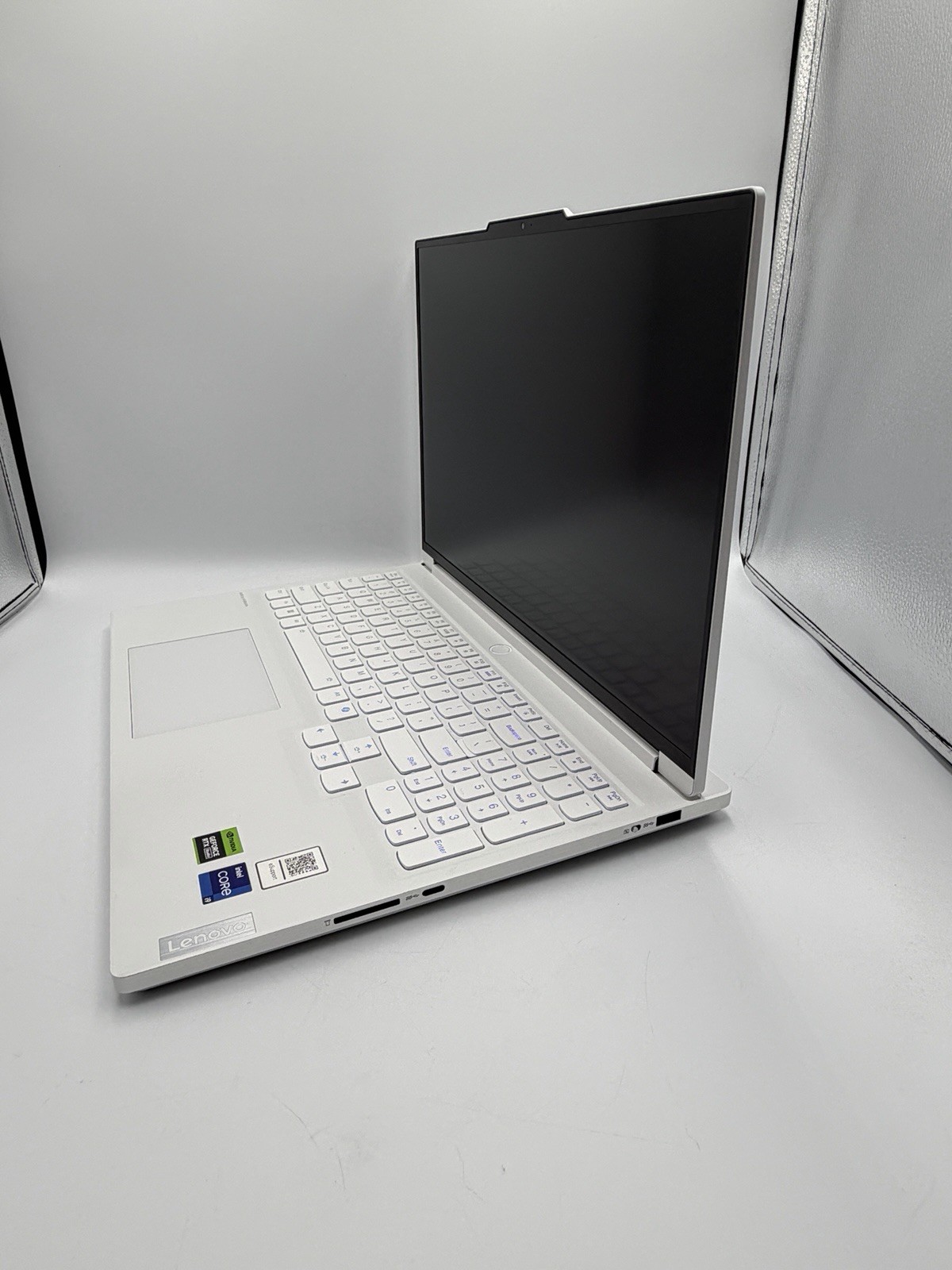 Lenovo Legion 7i Gen 9 i9-14900HX 32GB RAM 1TB SSD RTX 4070 Gaming Laptop