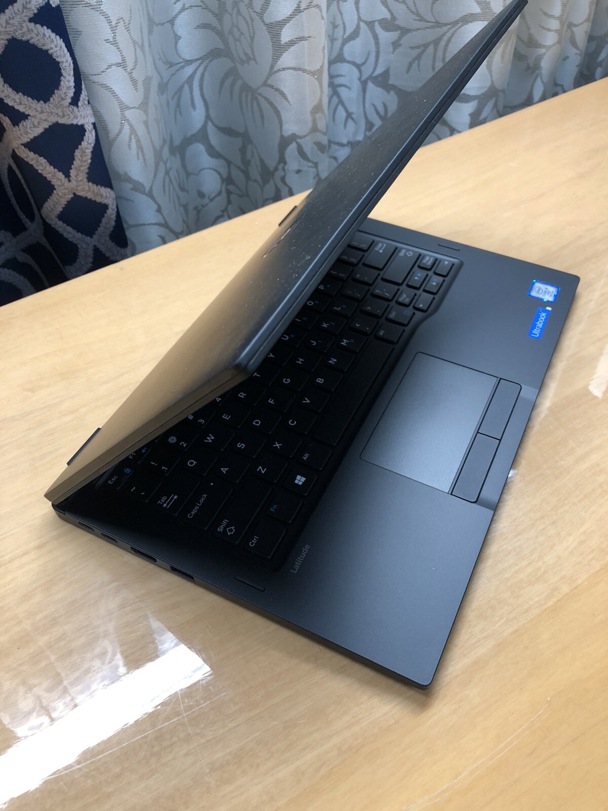 Dell Latitude 5289 12.5″ (512GB, Intel Core i7 7th Gen., 2.80 GHz, 16GB RAM)