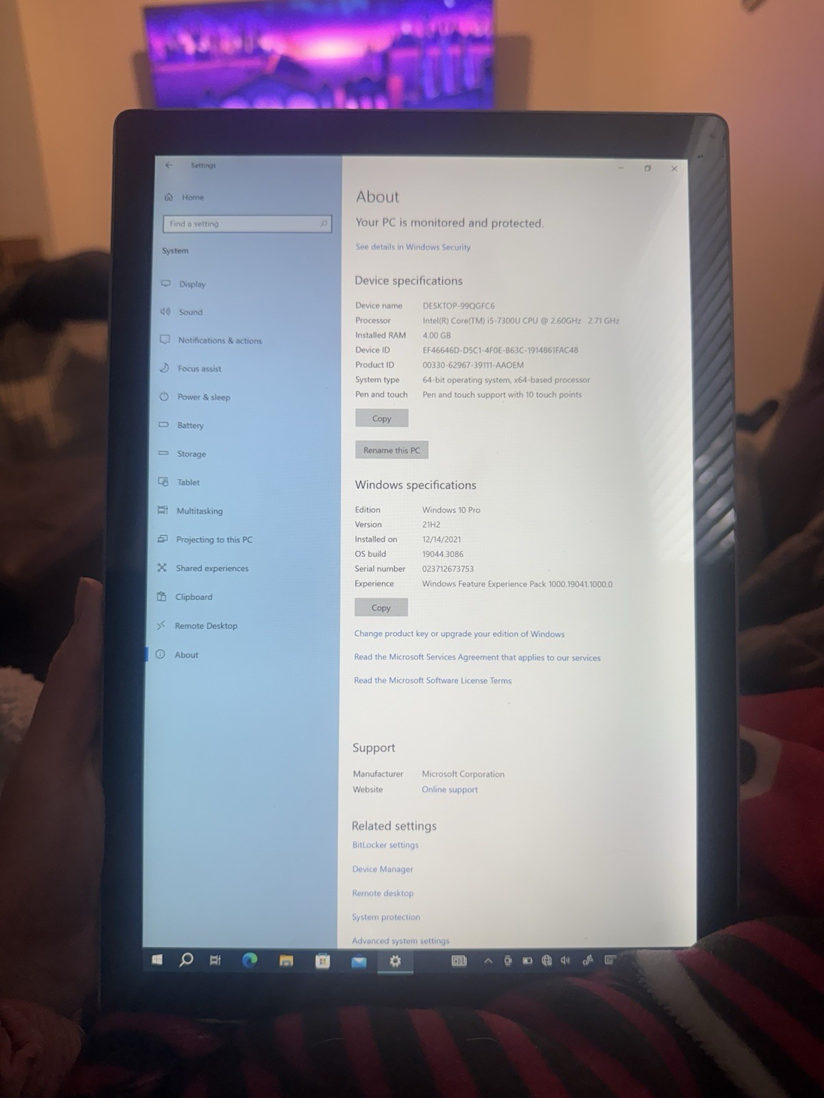 Microsoft Surface Pro 1796 Intel Core I5-7300U, 2.6GHz, 4GB RAM 128GB